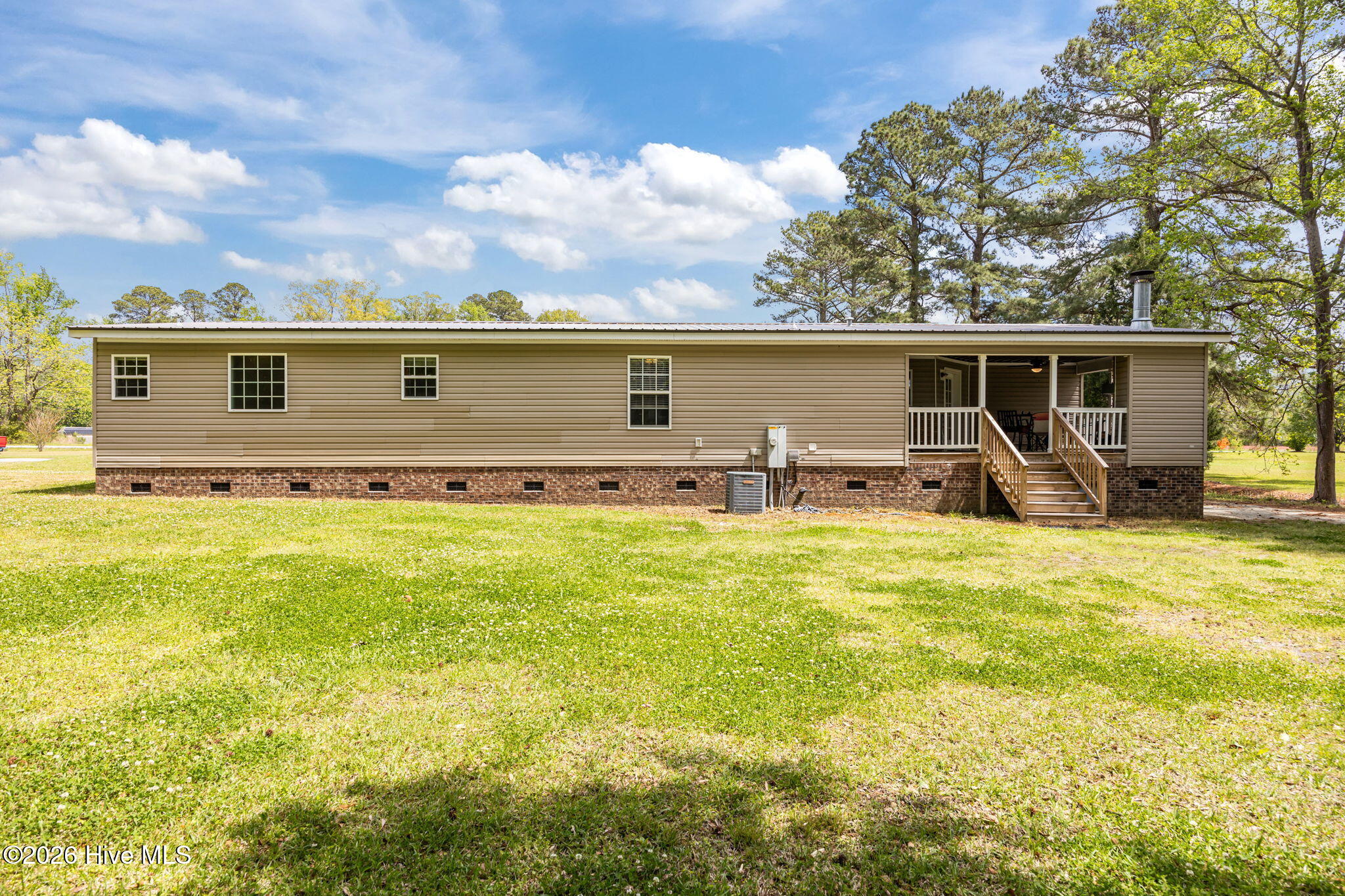 100566211 | Photo 40