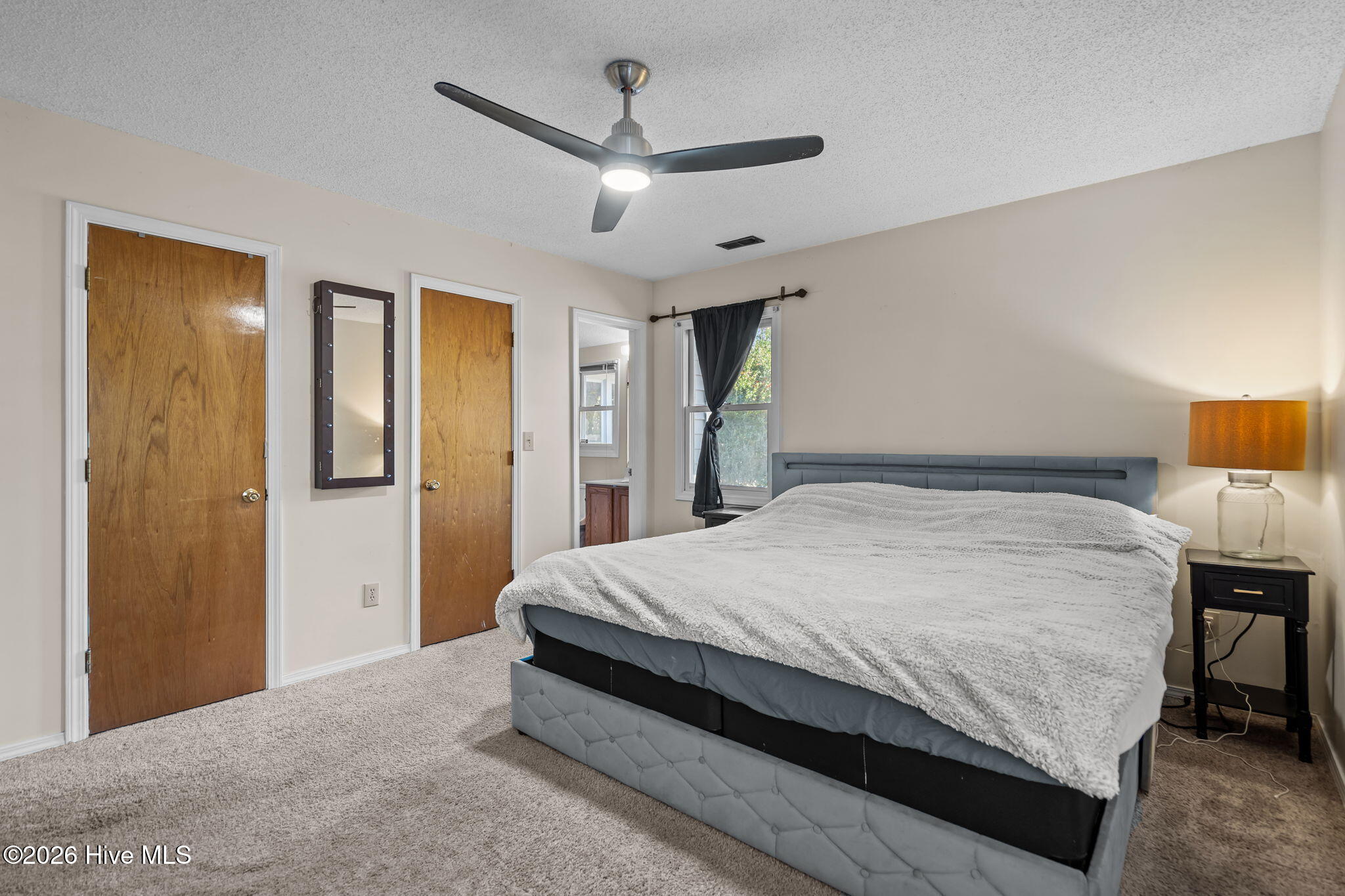 100547316 | Photo 16