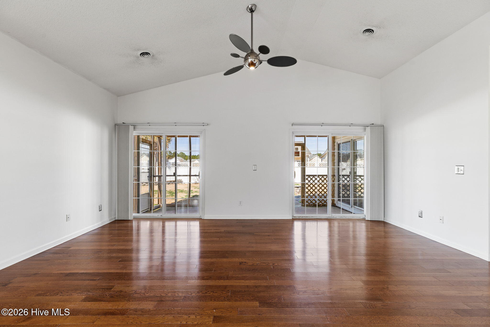 100556547 | Photo 20