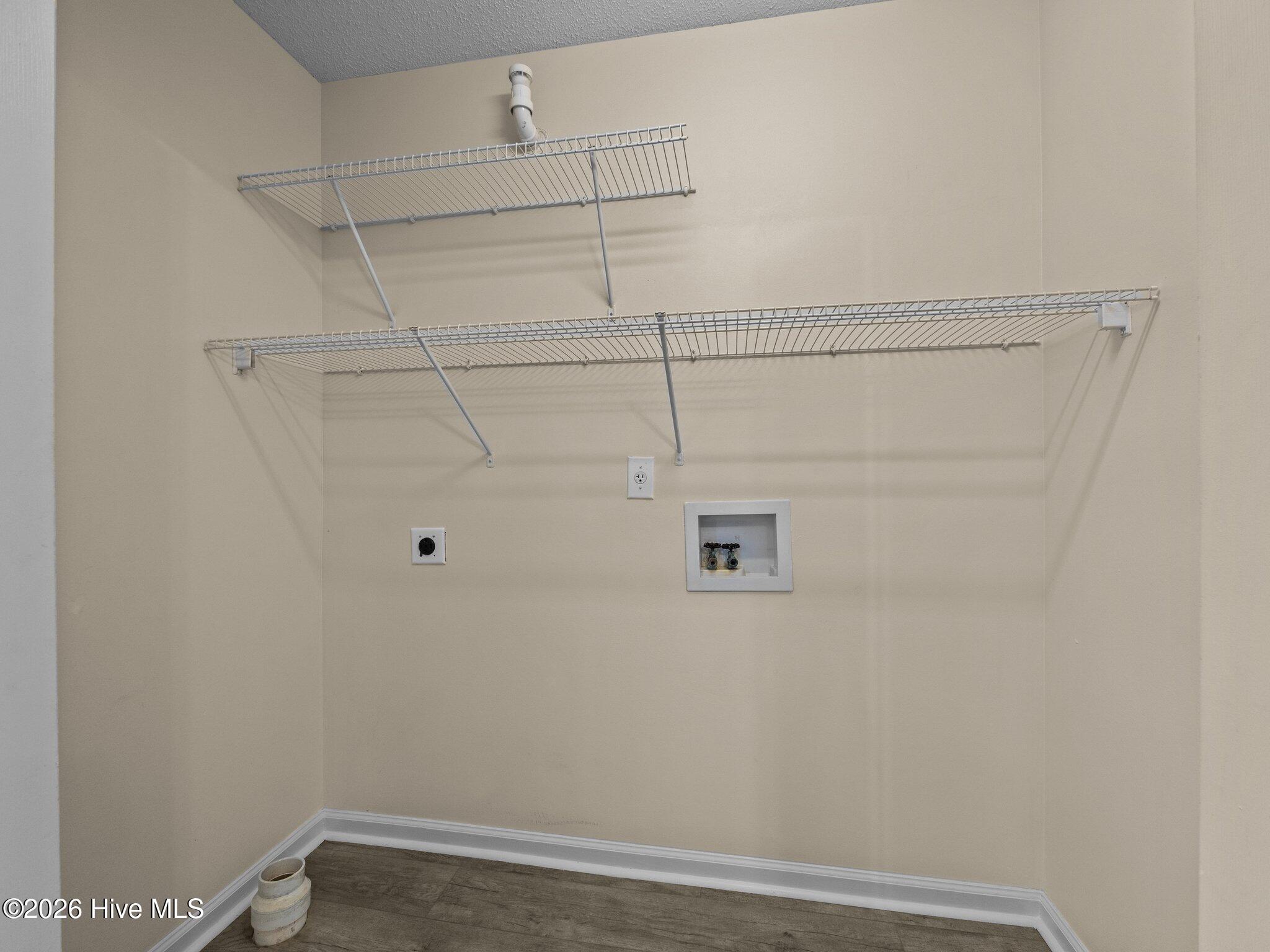 100559229 | Photo 18