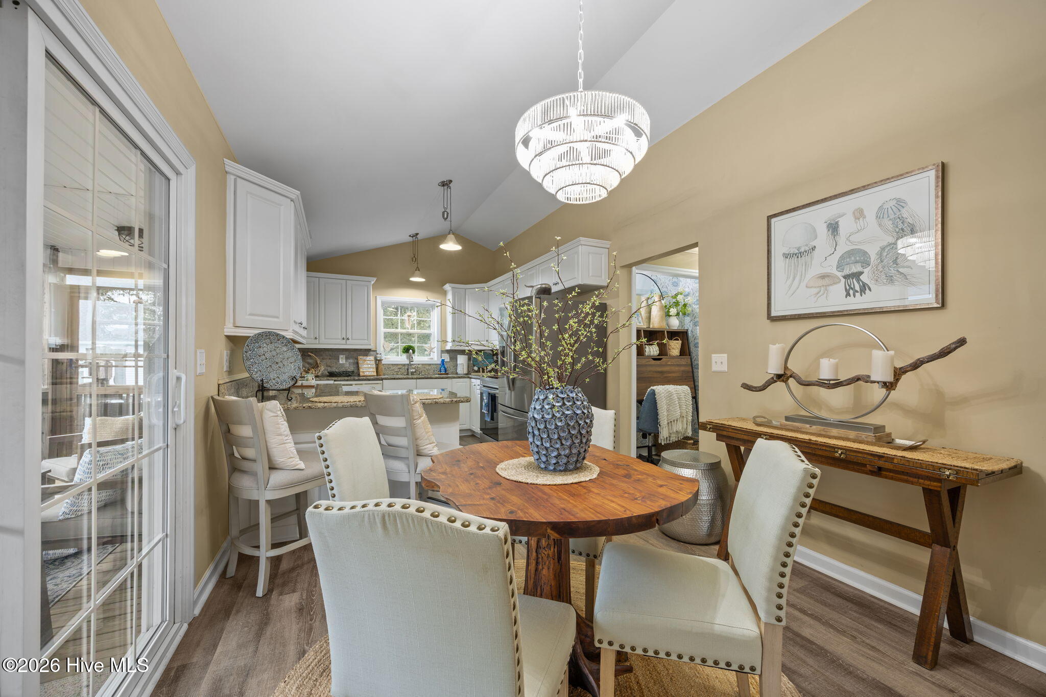 100553265 | Photo 16