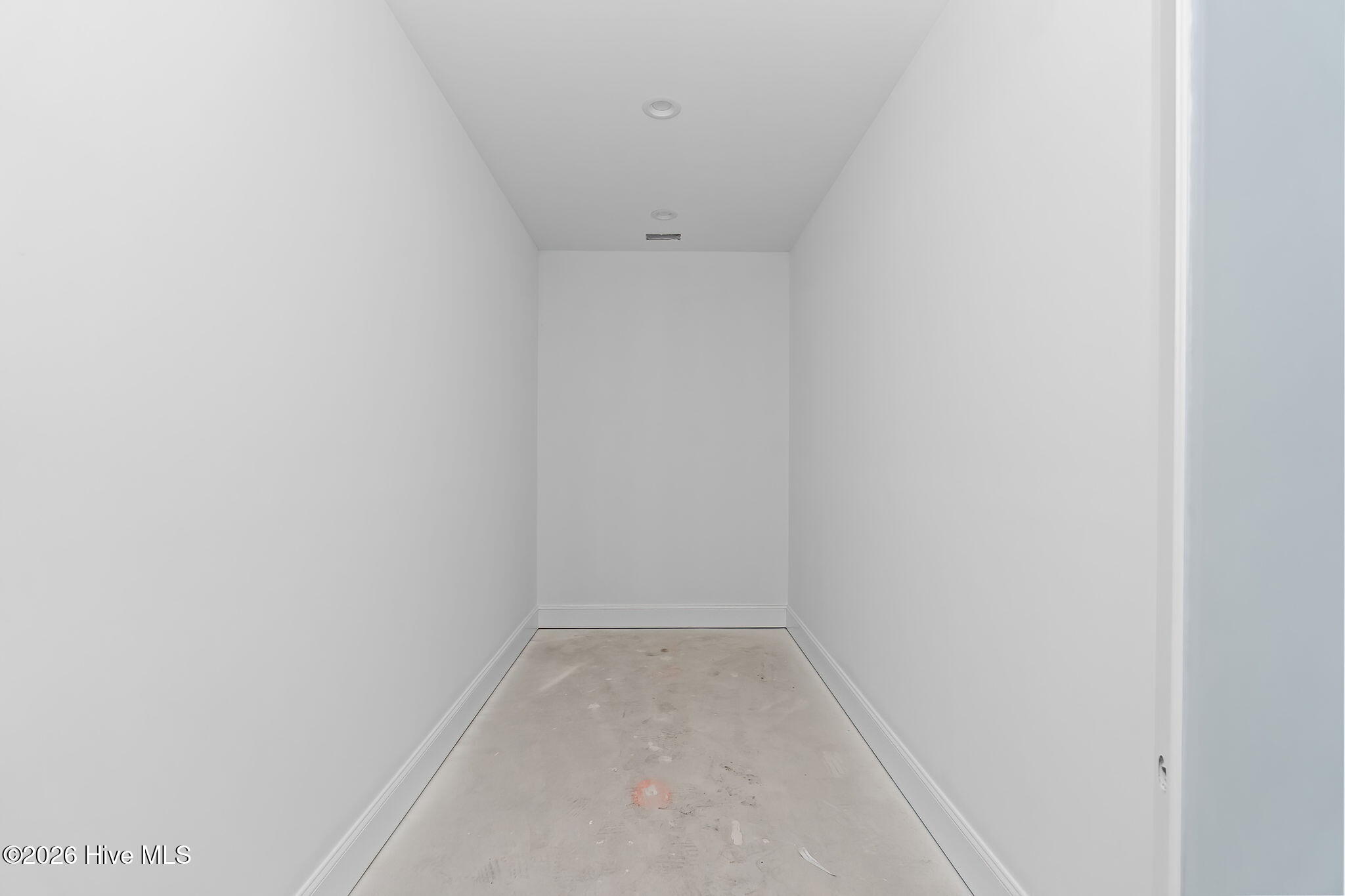 100553450 | Photo 32