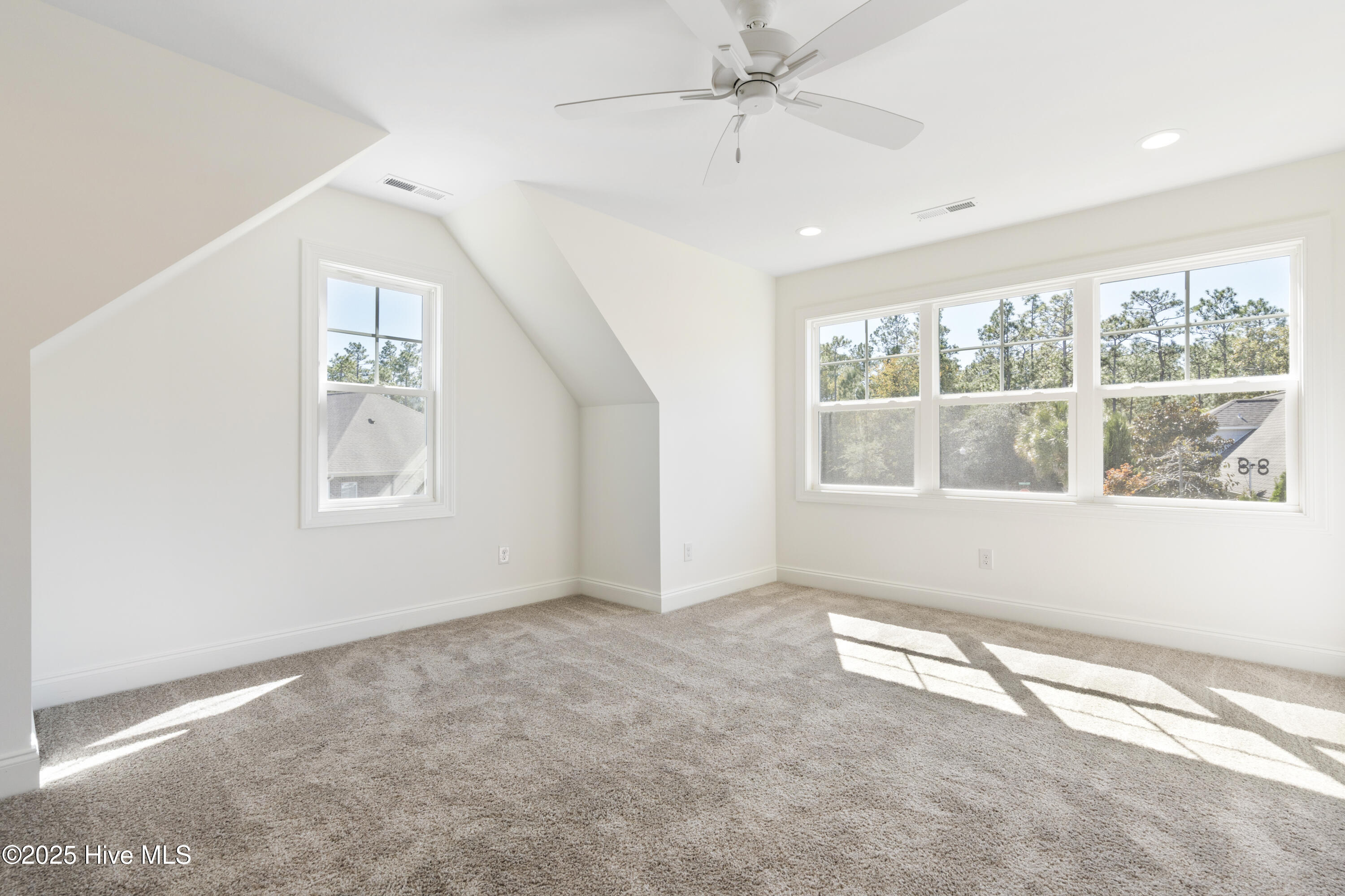 100515288 | Photo 32