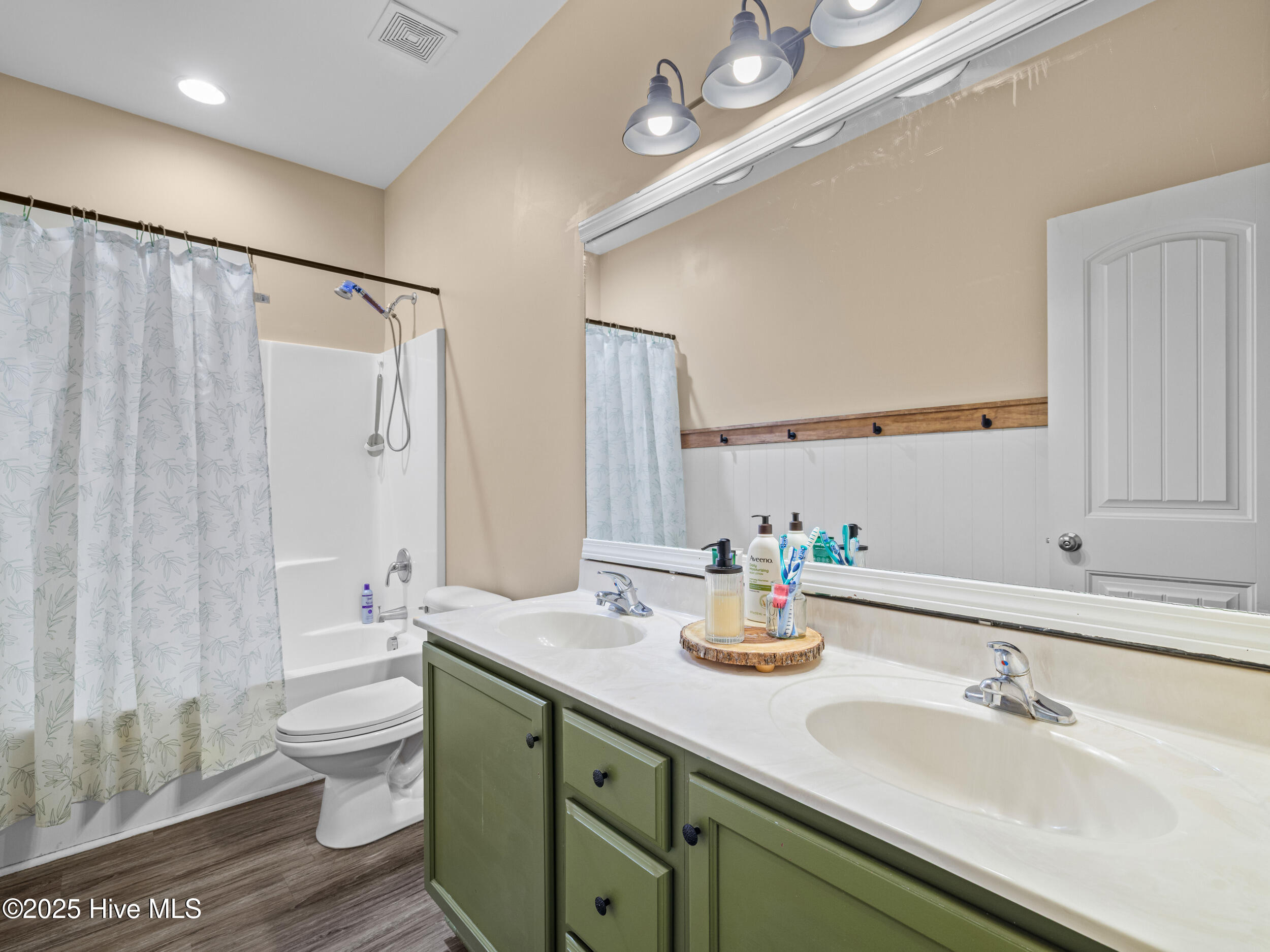 100543750 | Photo 28