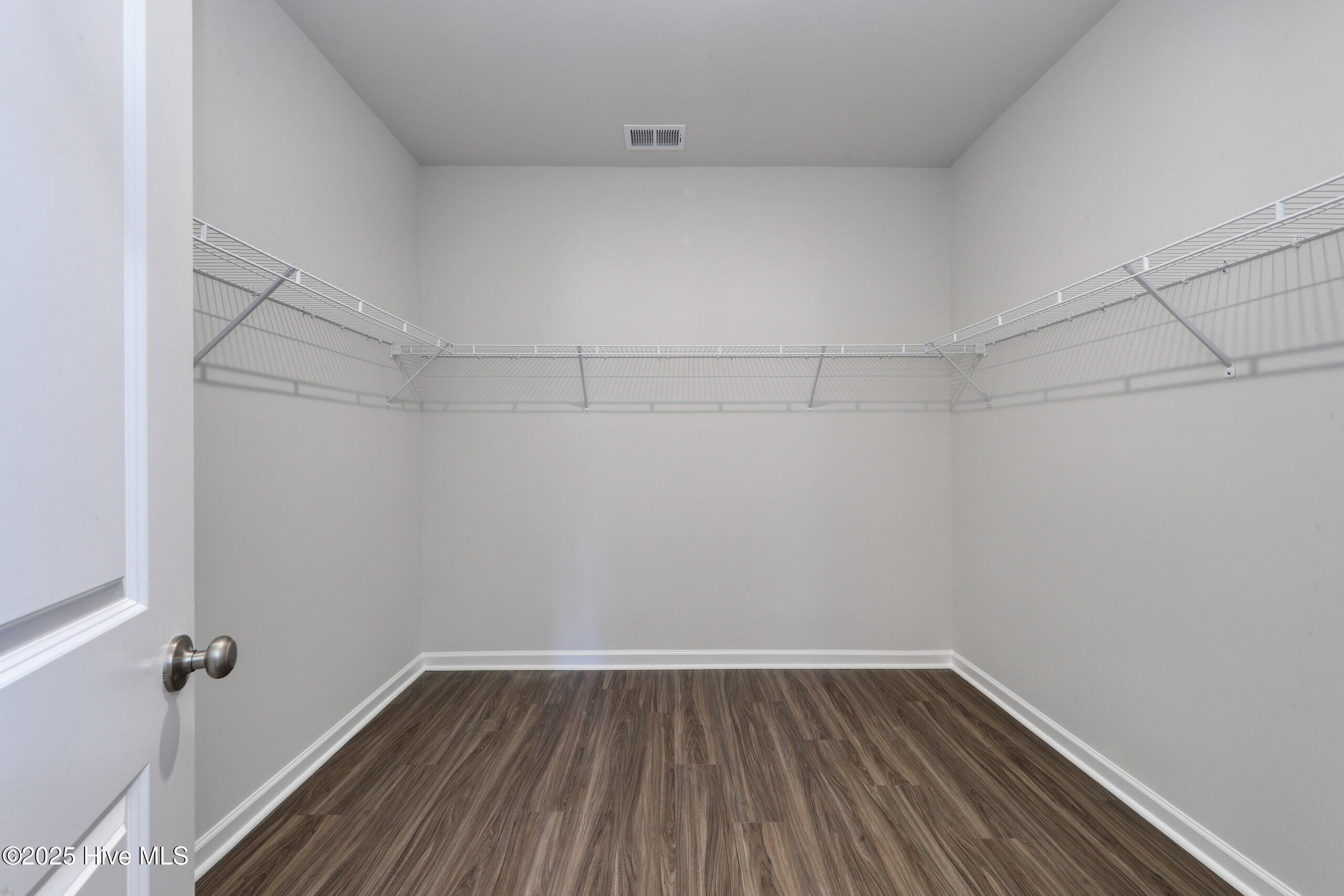 100517565 | Photo 28