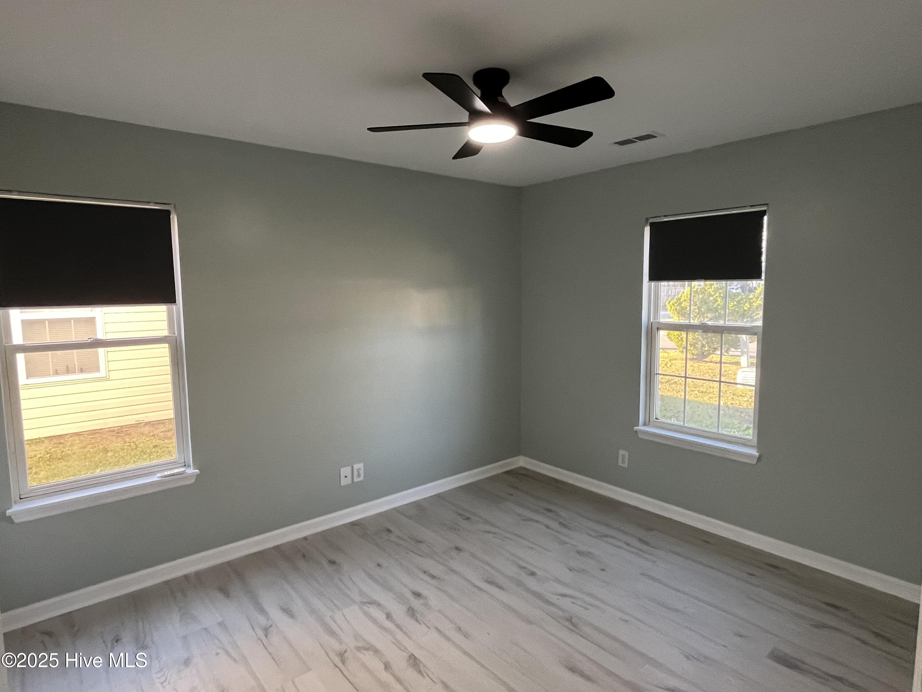 100559097 | Photo 13