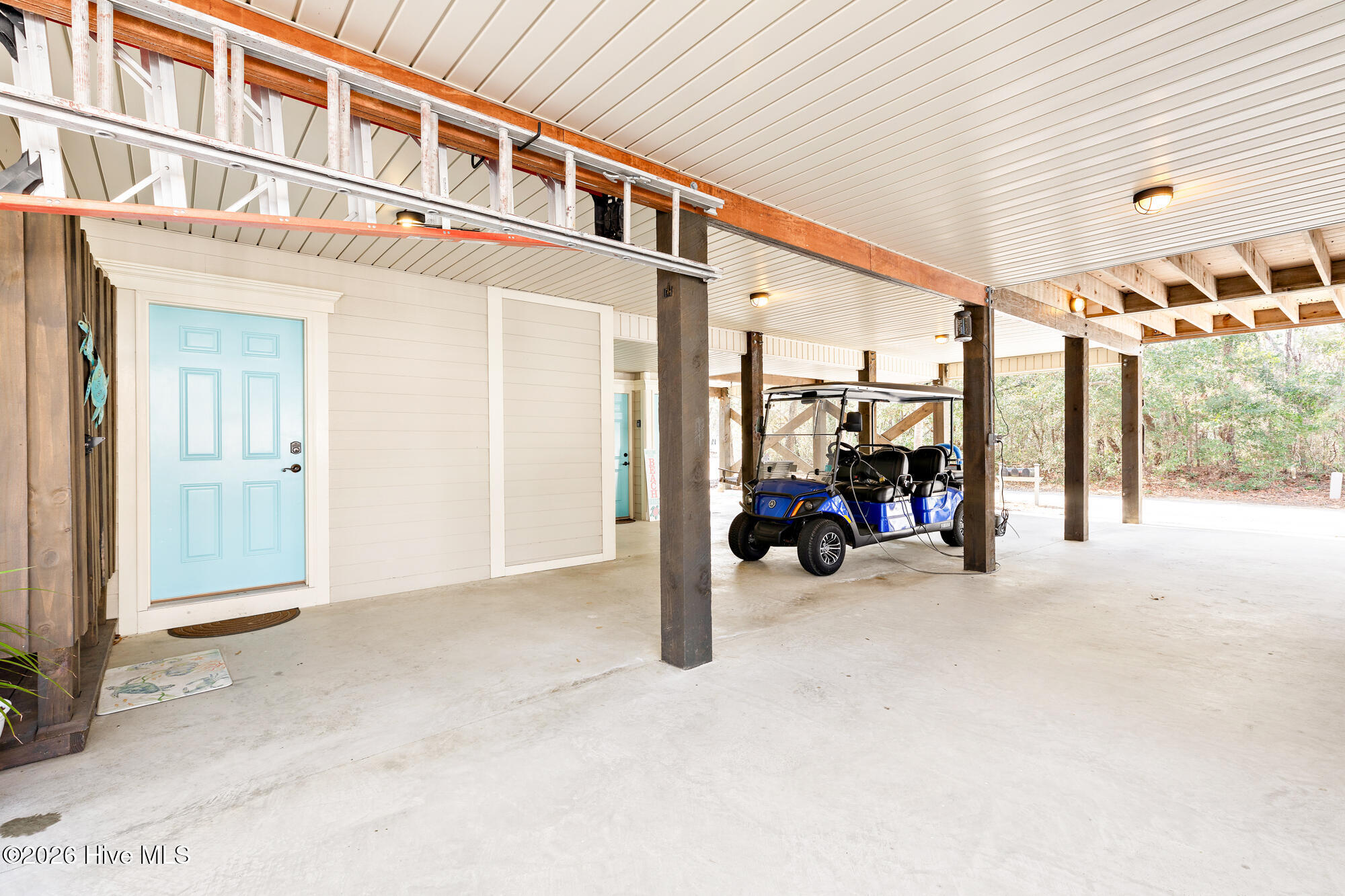 100554367 | Photo 58