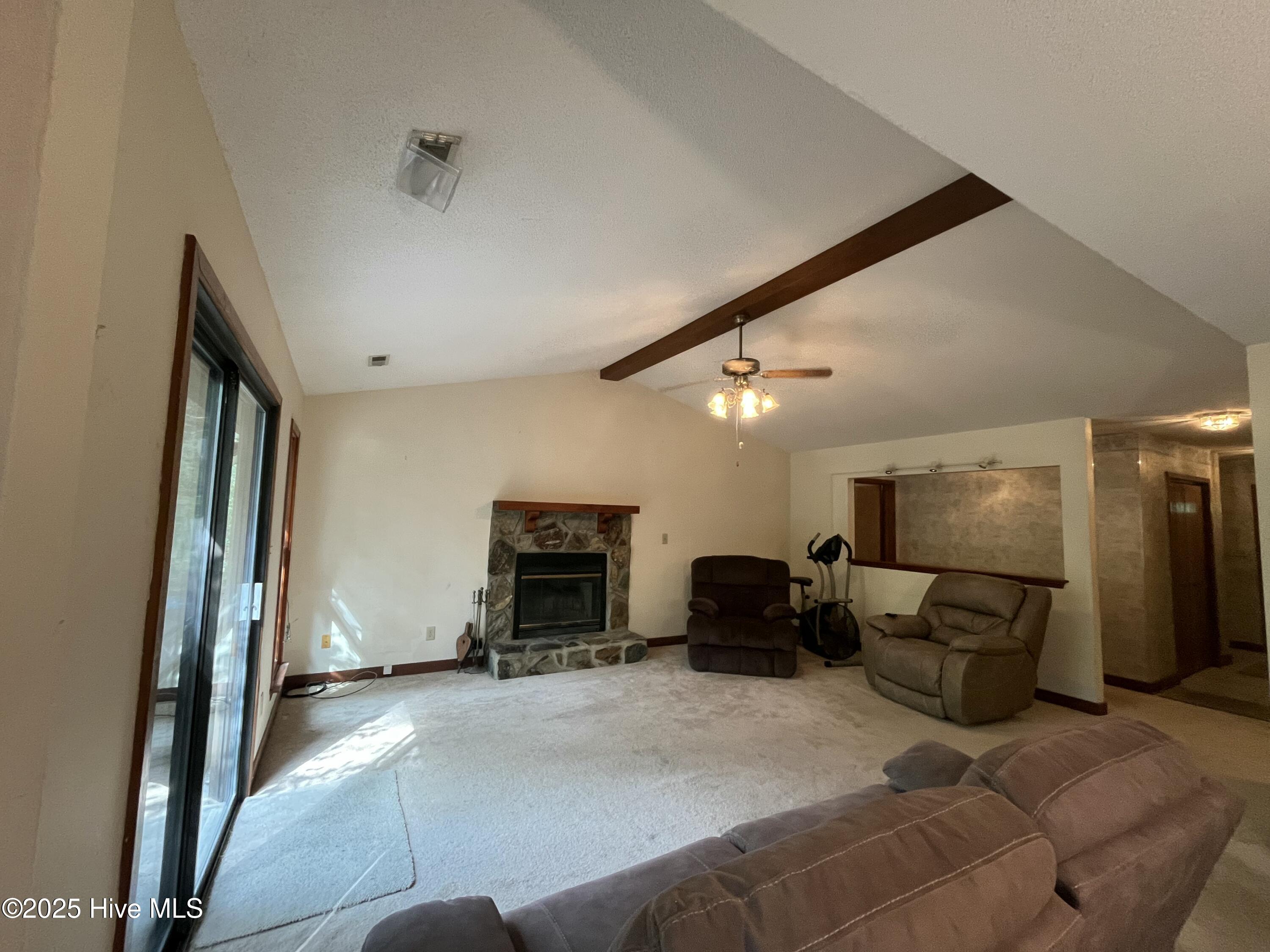 100522283 | Photo 24