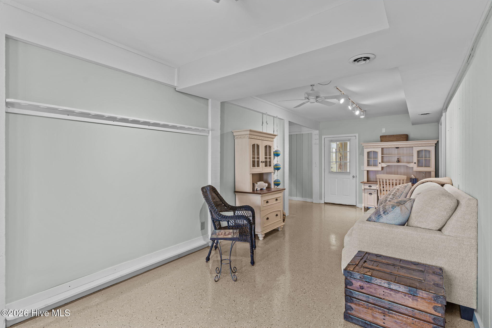 100553144 | Photo 54