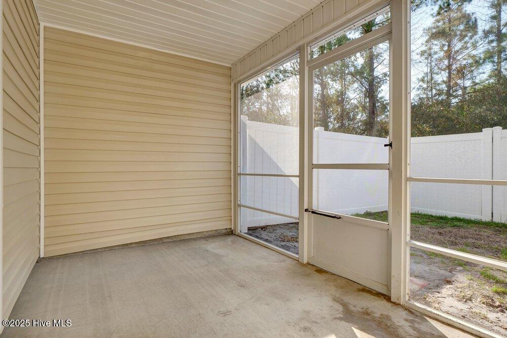 100546916 | Photo 23