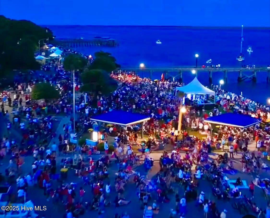 100526864 | Photo 64