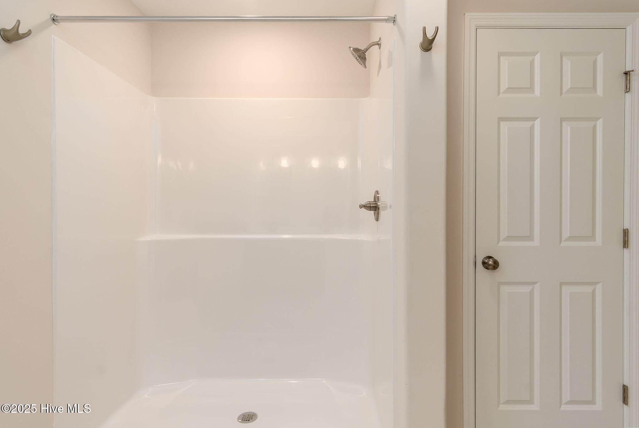 100531004 | Photo 36