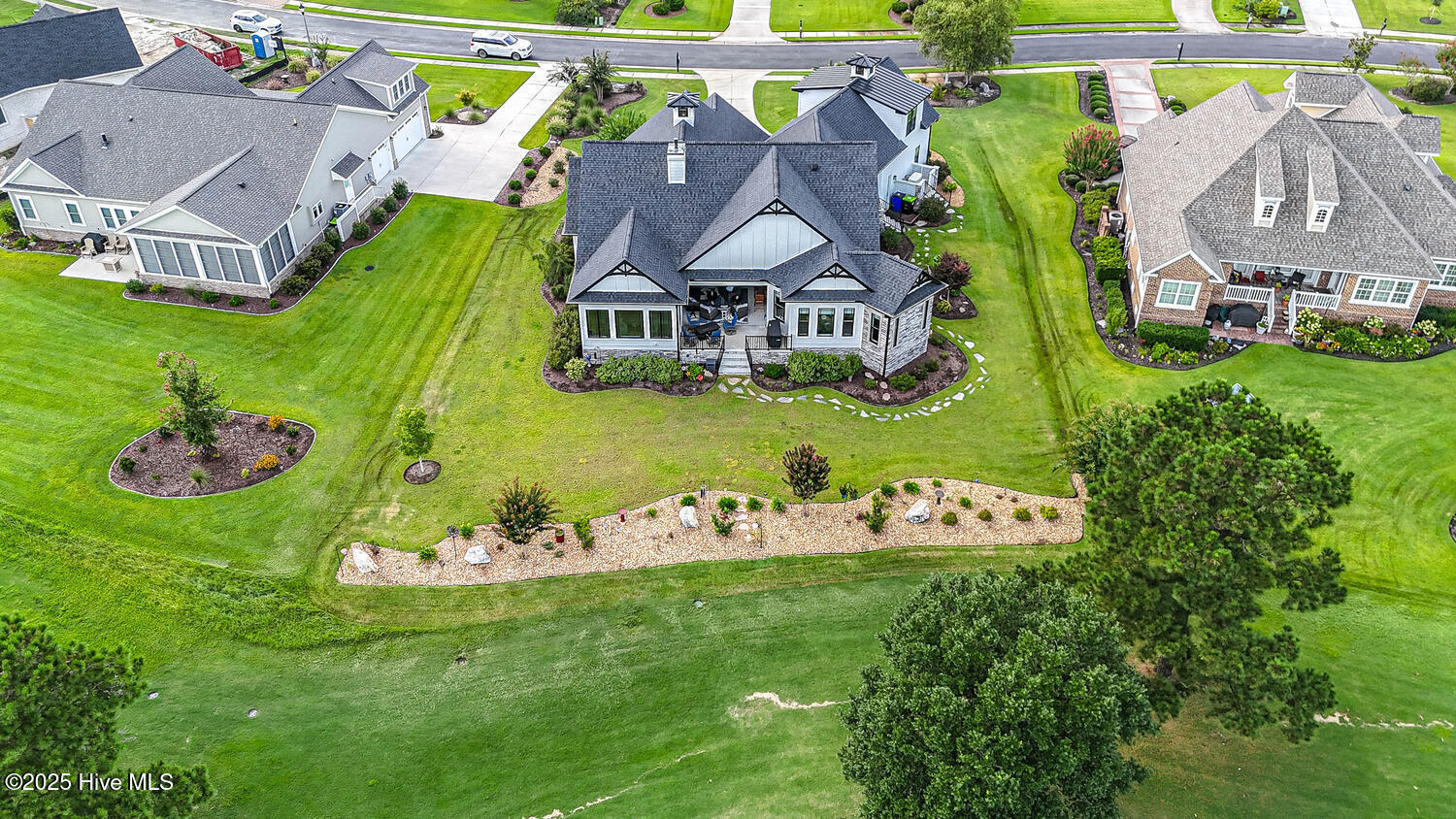 100547698 | Photo 61