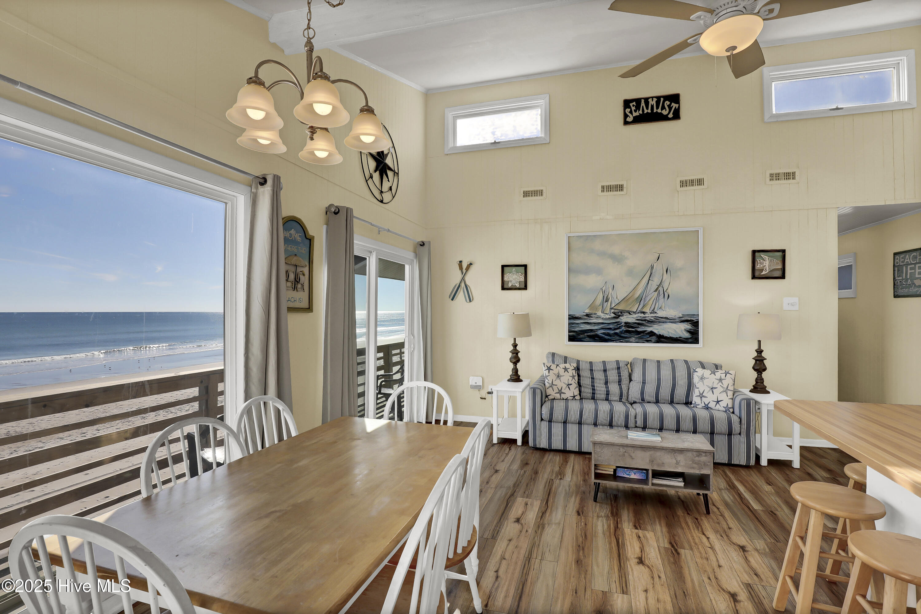 100518546 | Photo 11