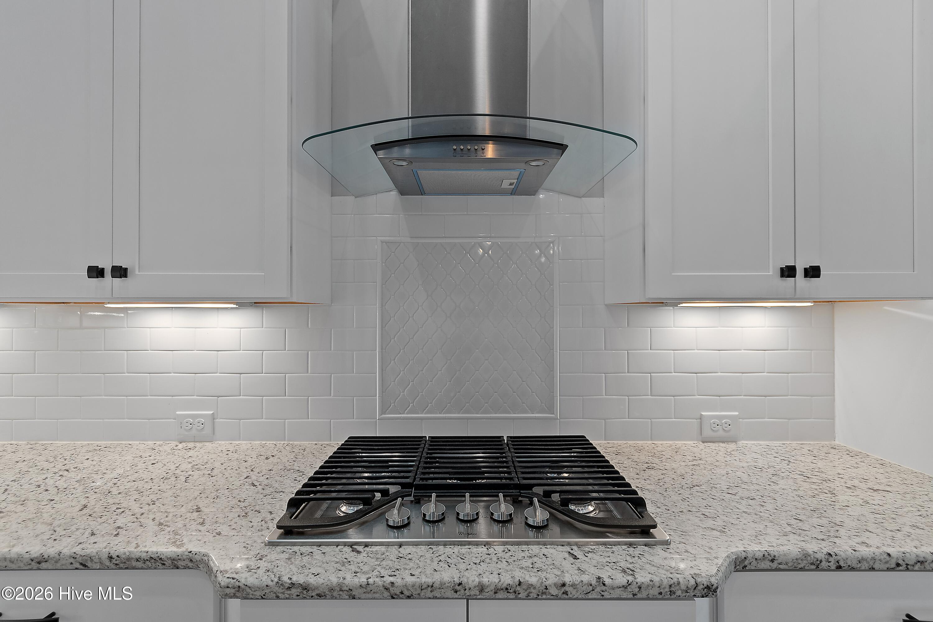 100564386 | Photo 22