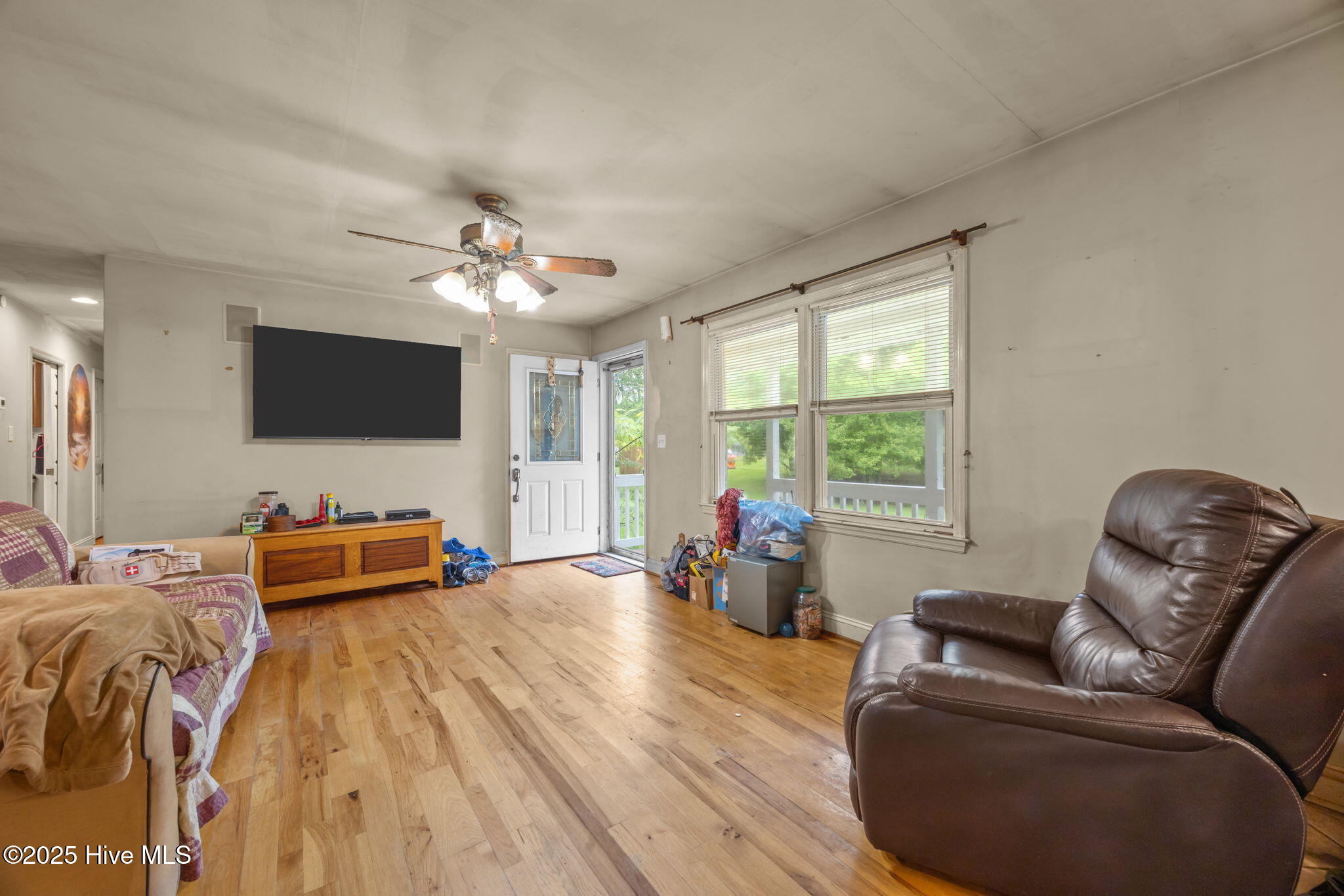 100566802 | Photo 22