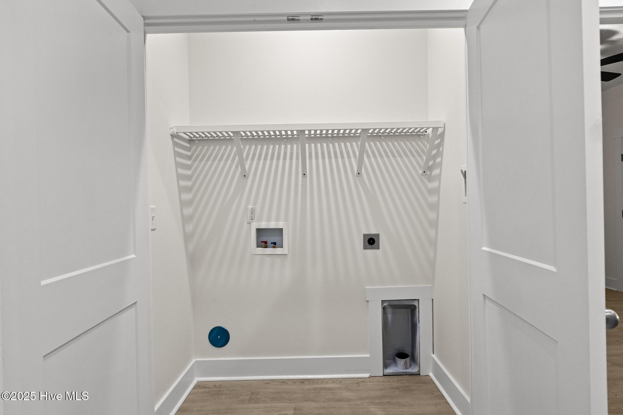 100528872 | Photo 25