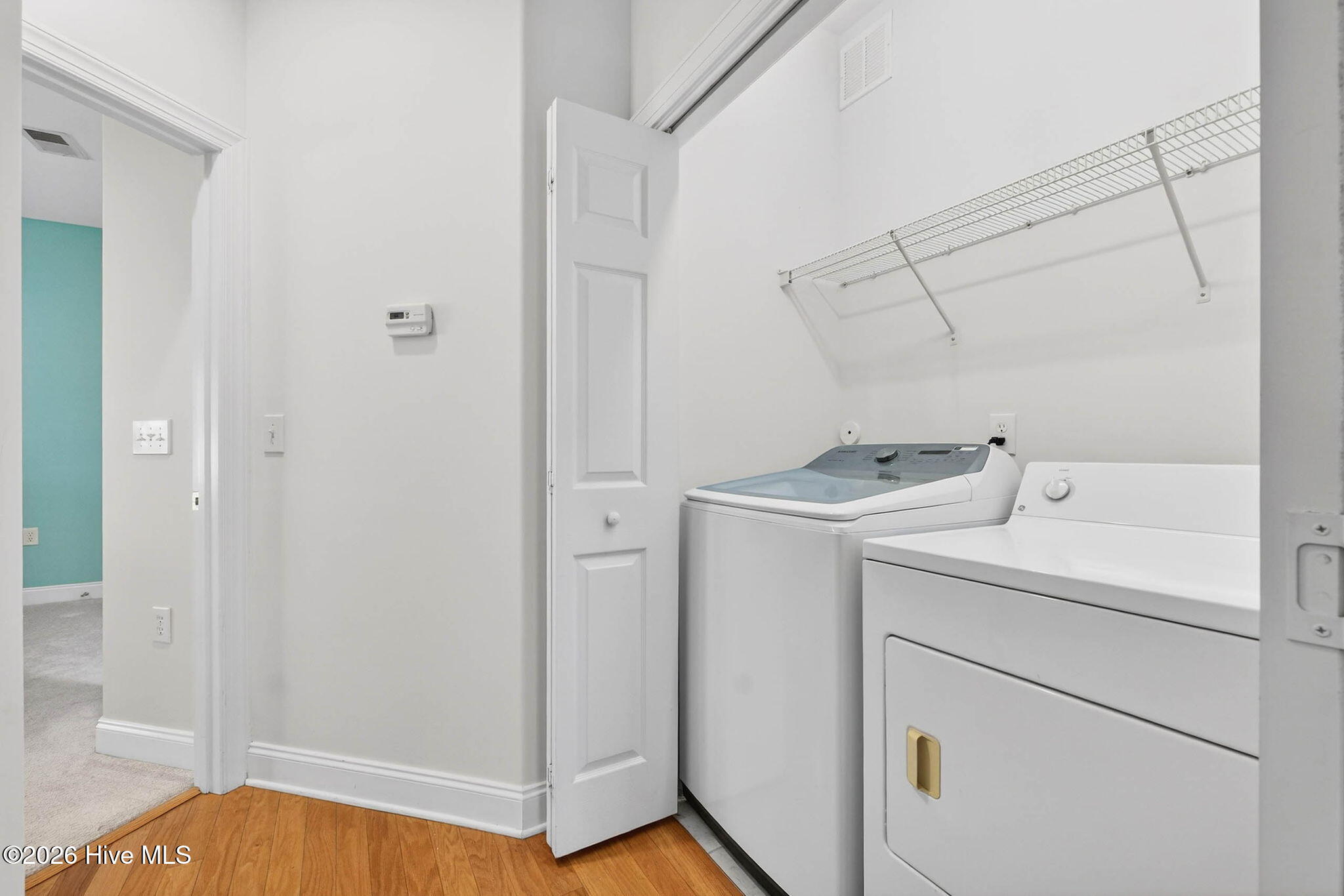 100566097 | Photo 27