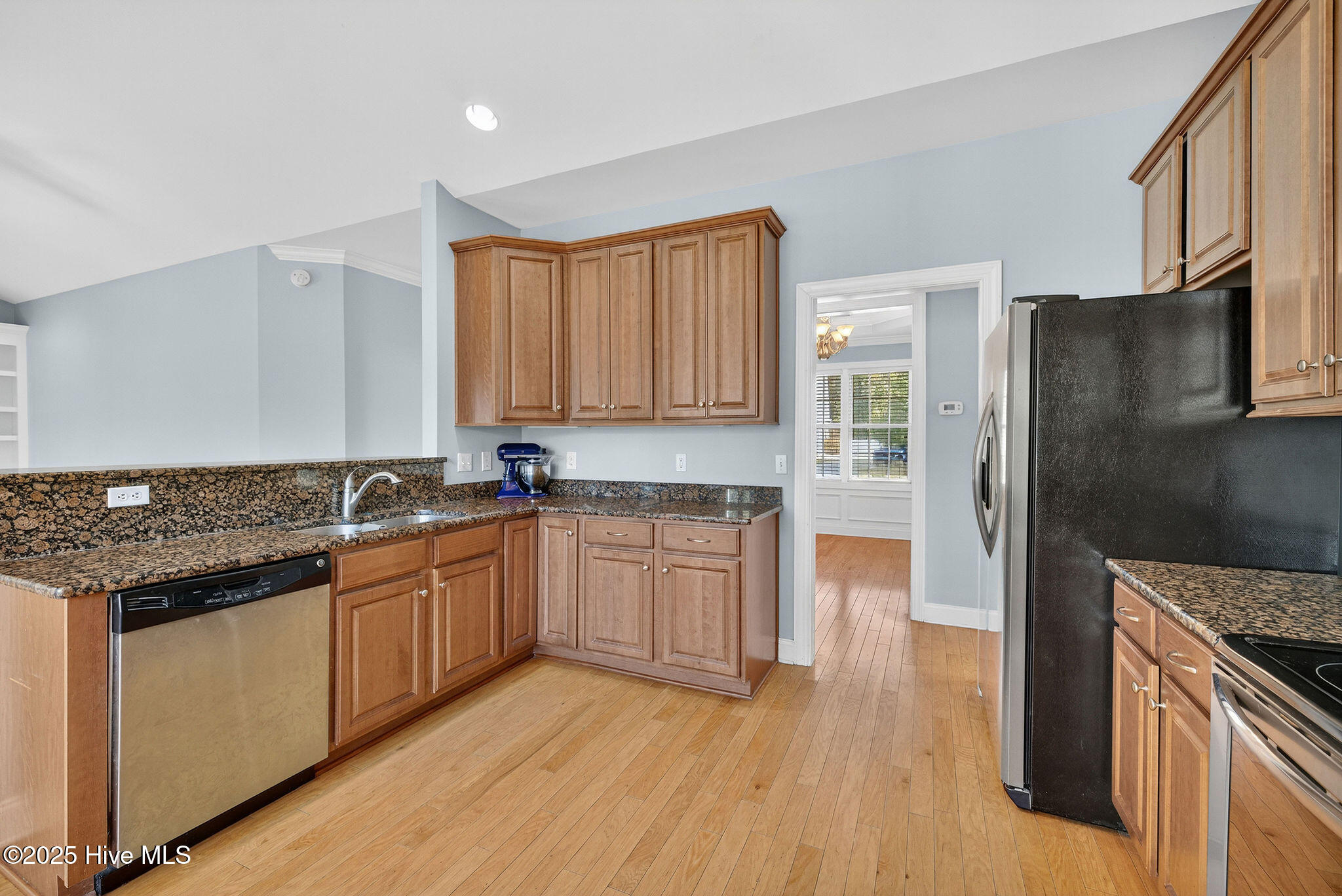 100535403 | Photo 11