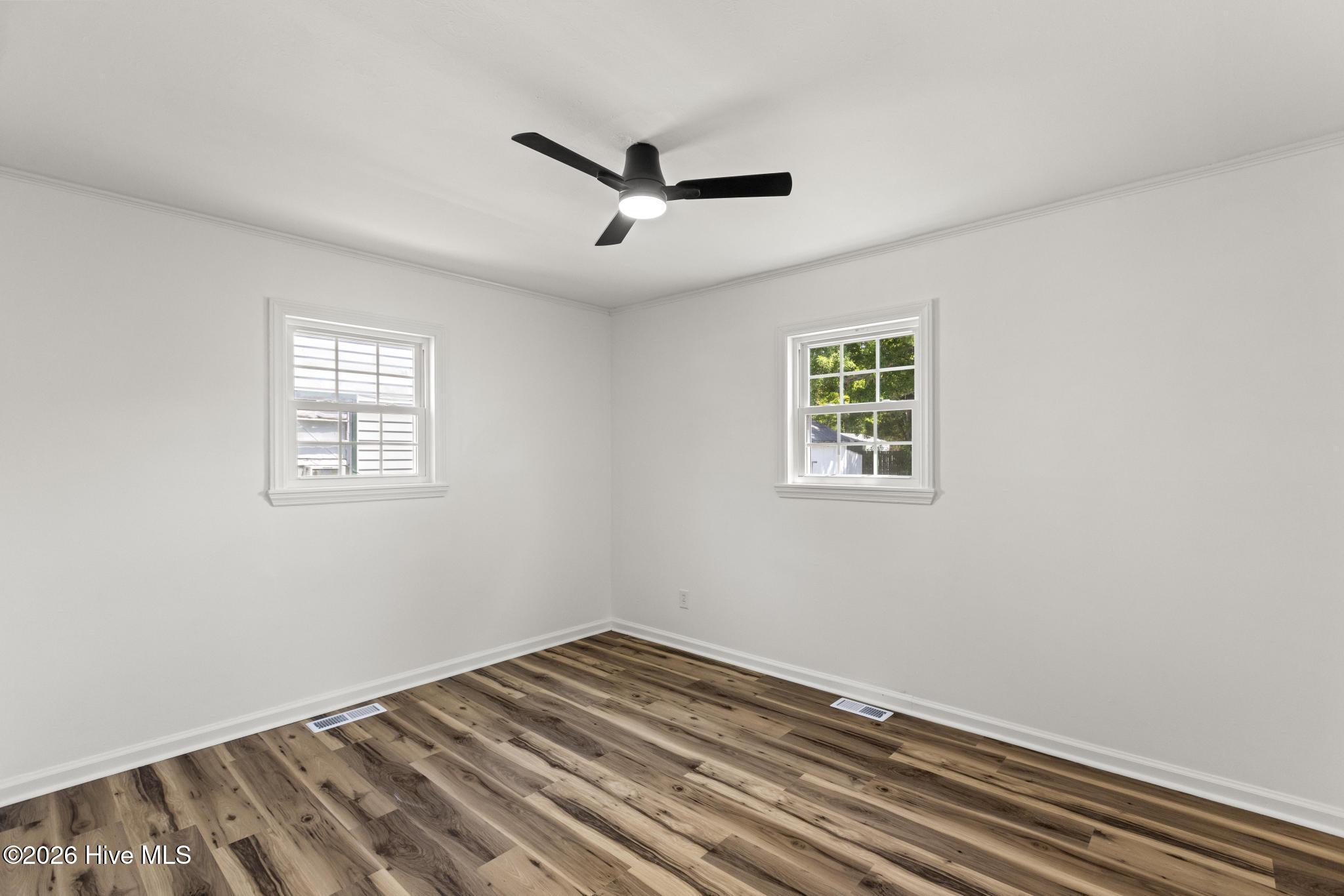 100569487 | Photo 30