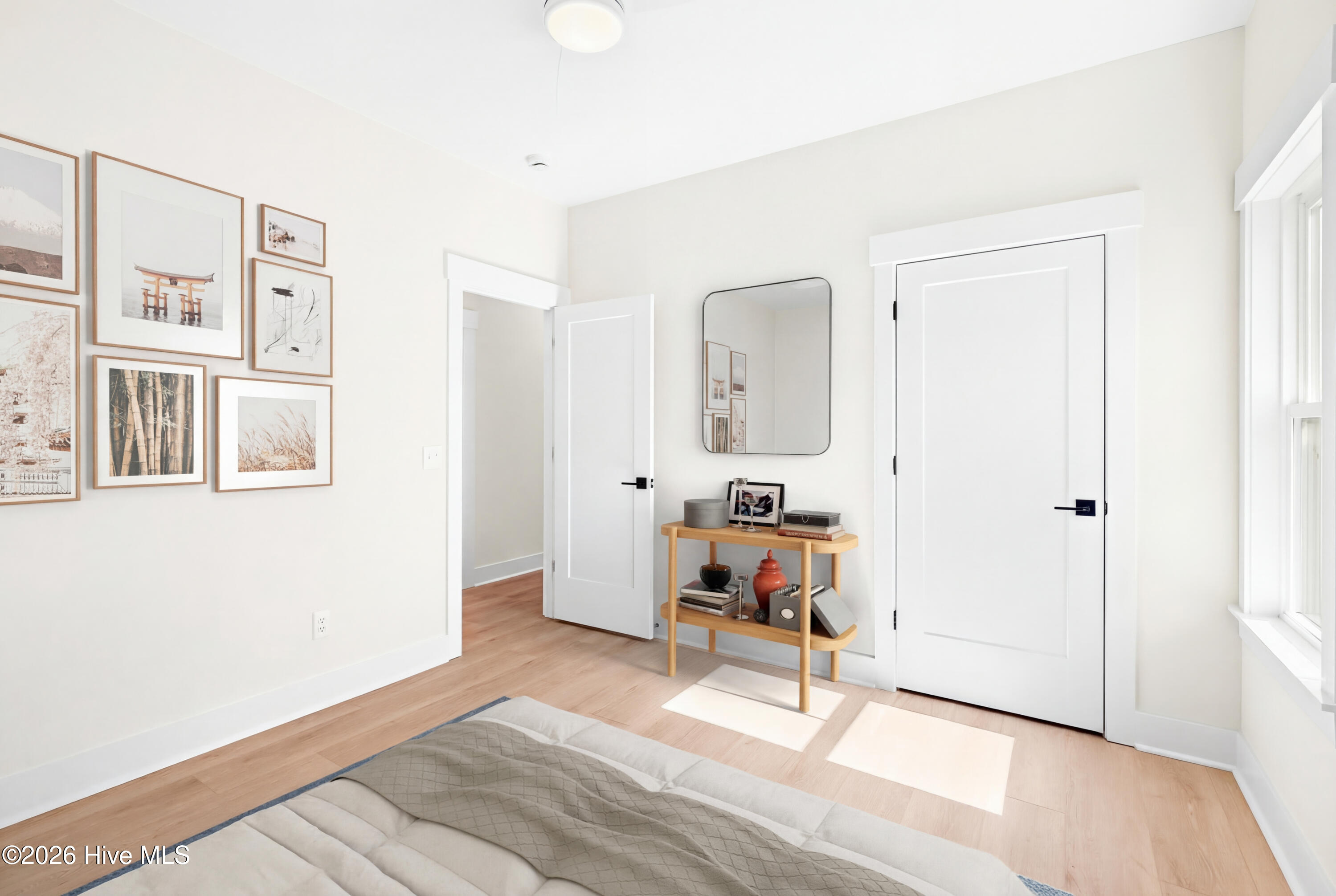 100561185 | Photo 95