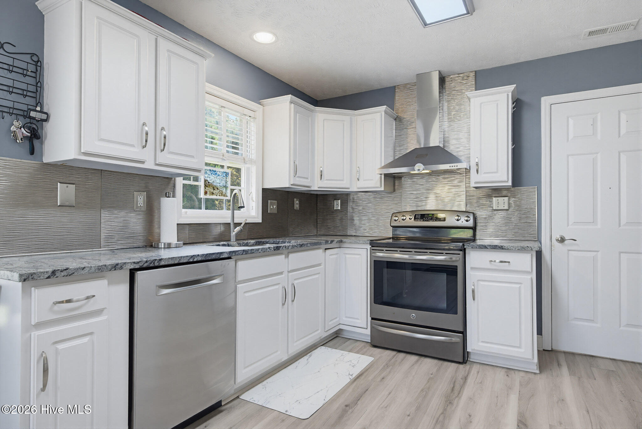 303 E Regent Court,Jacksonville