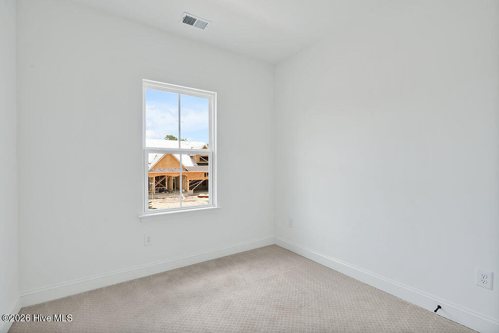 100549861 | Photo 29