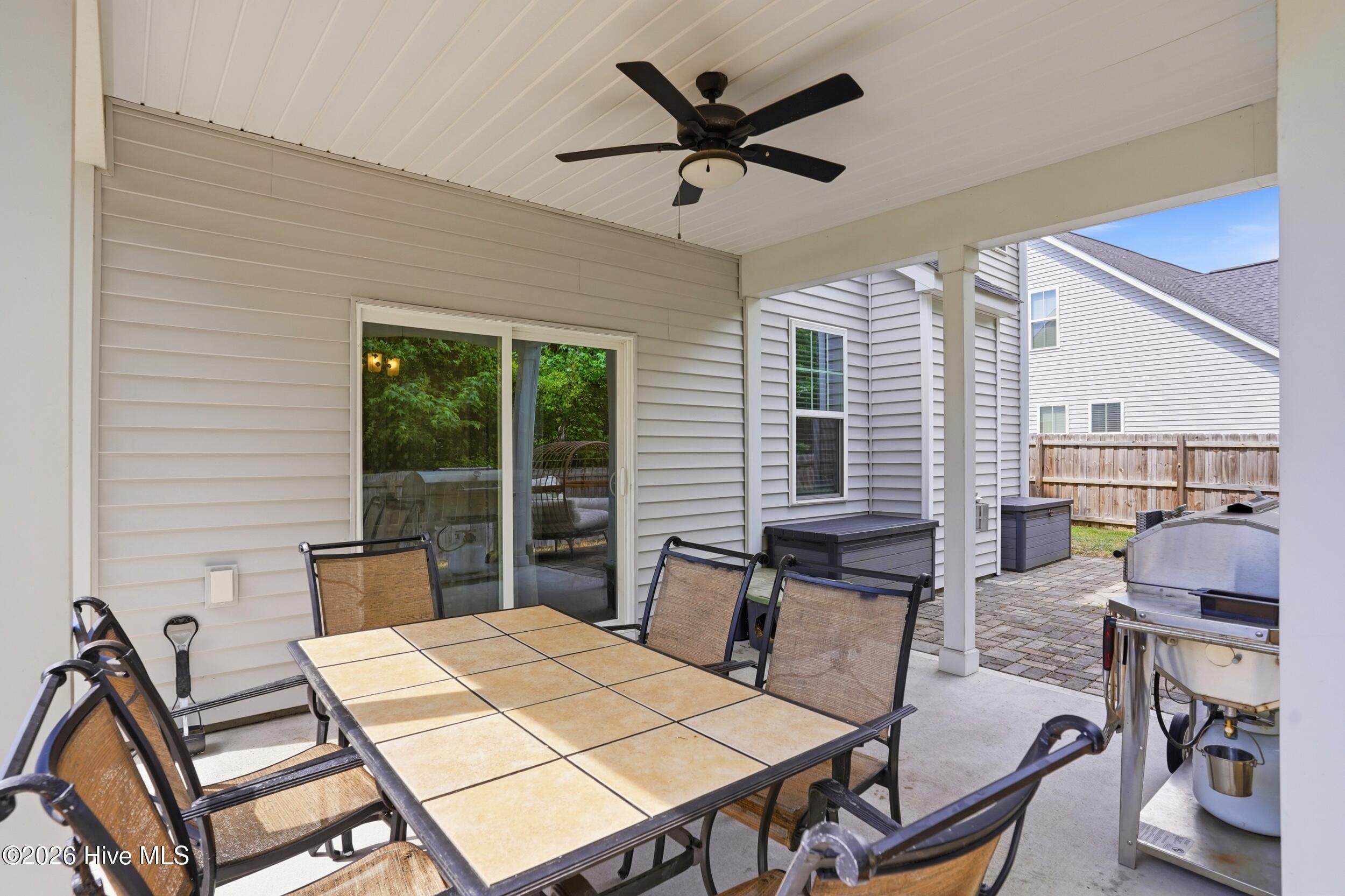 100570398 | Photo 28