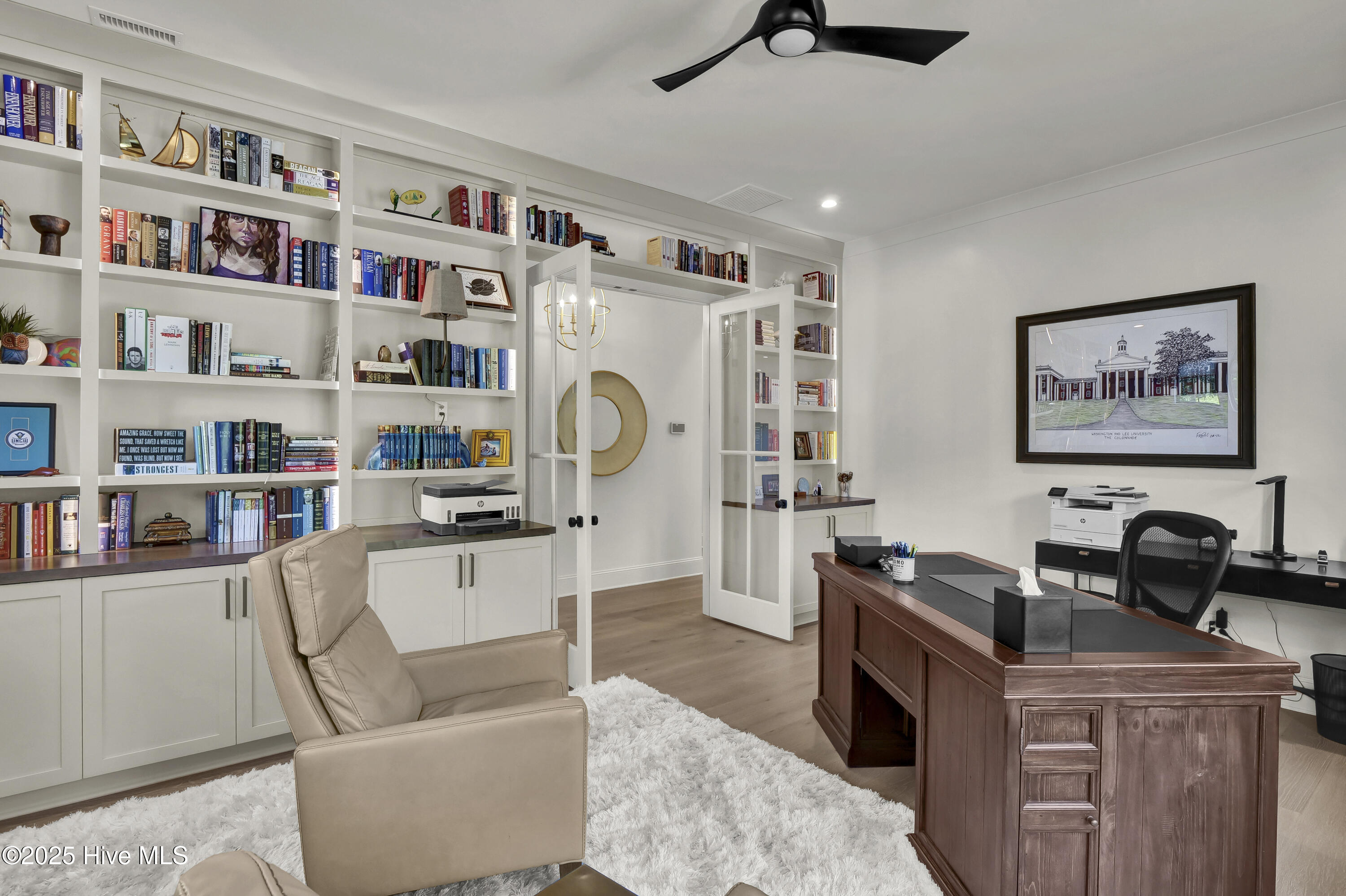 100532496 | Photo 49