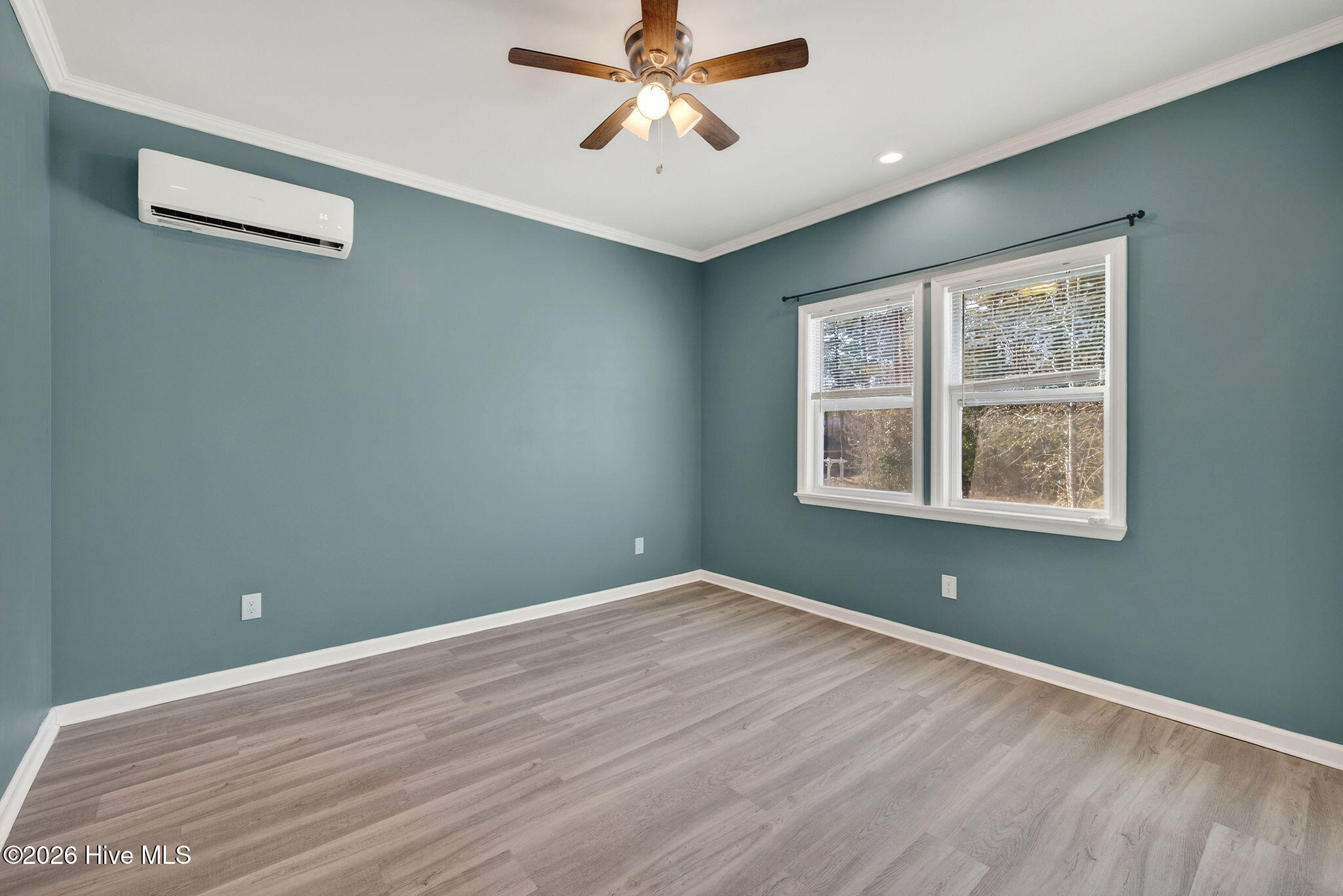 100548993 | Photo 32