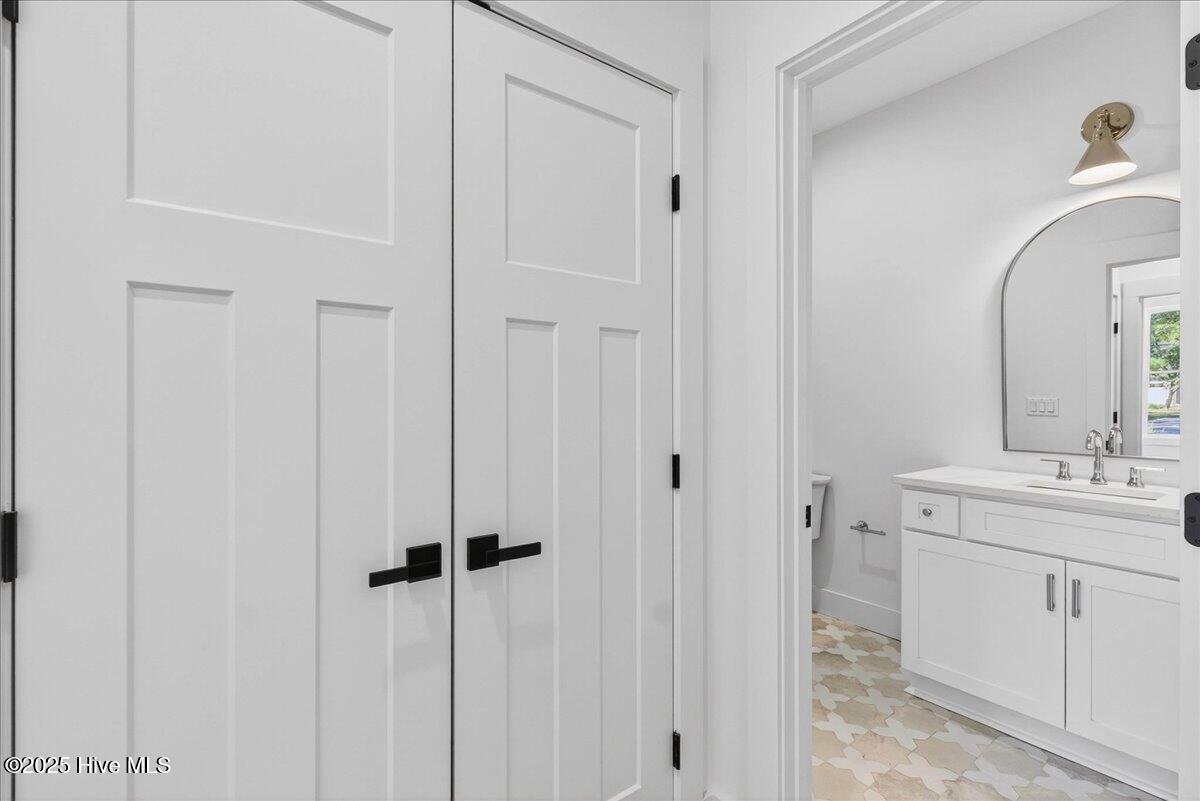 100489507 | Photo 10