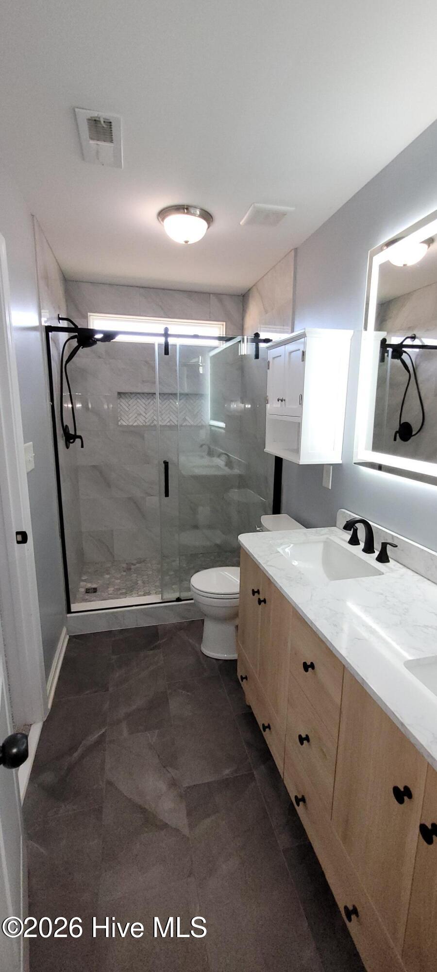 100550457 | Photo 32