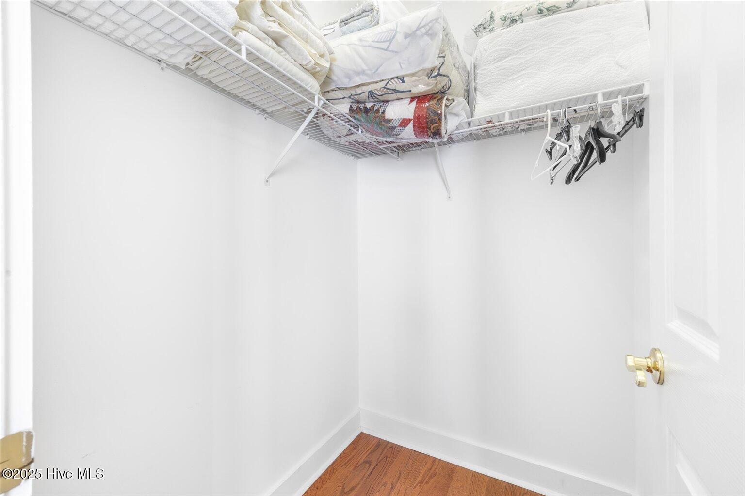 100540779 | Photo 27