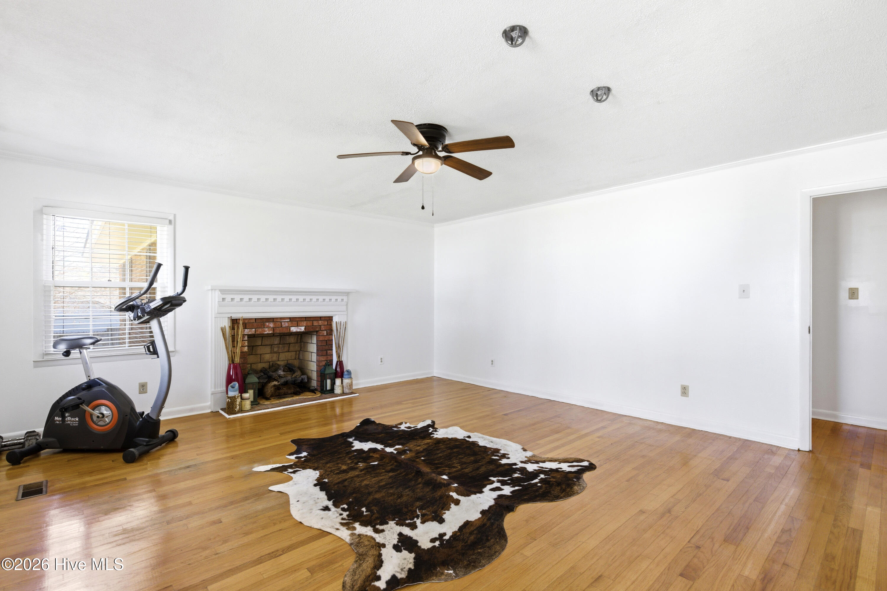 100561797 | Photo 16