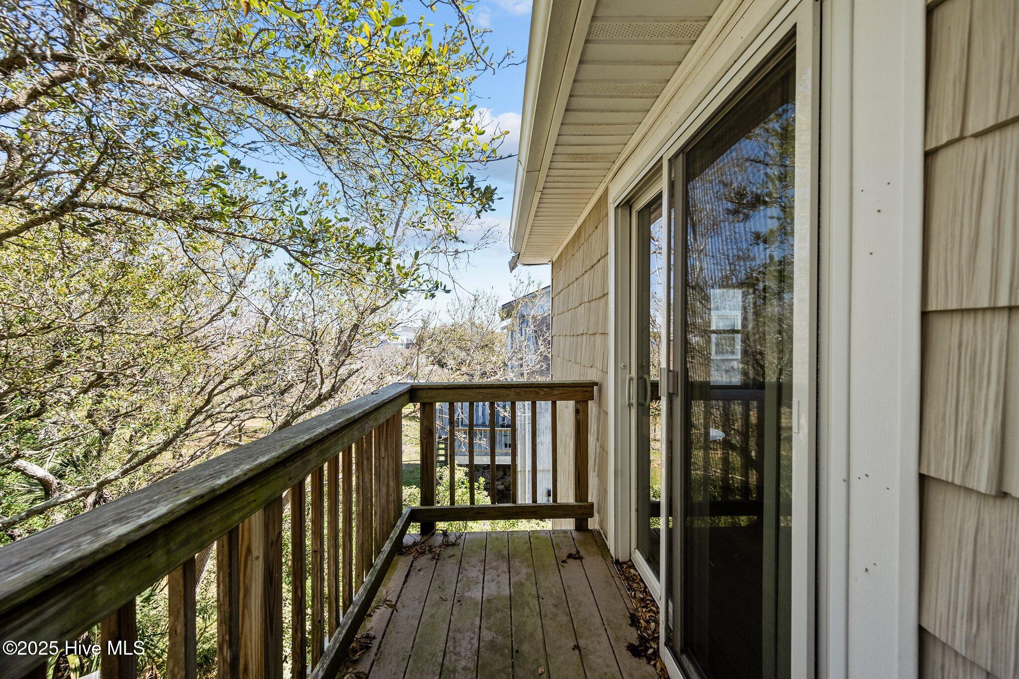 100497949 | Photo 30