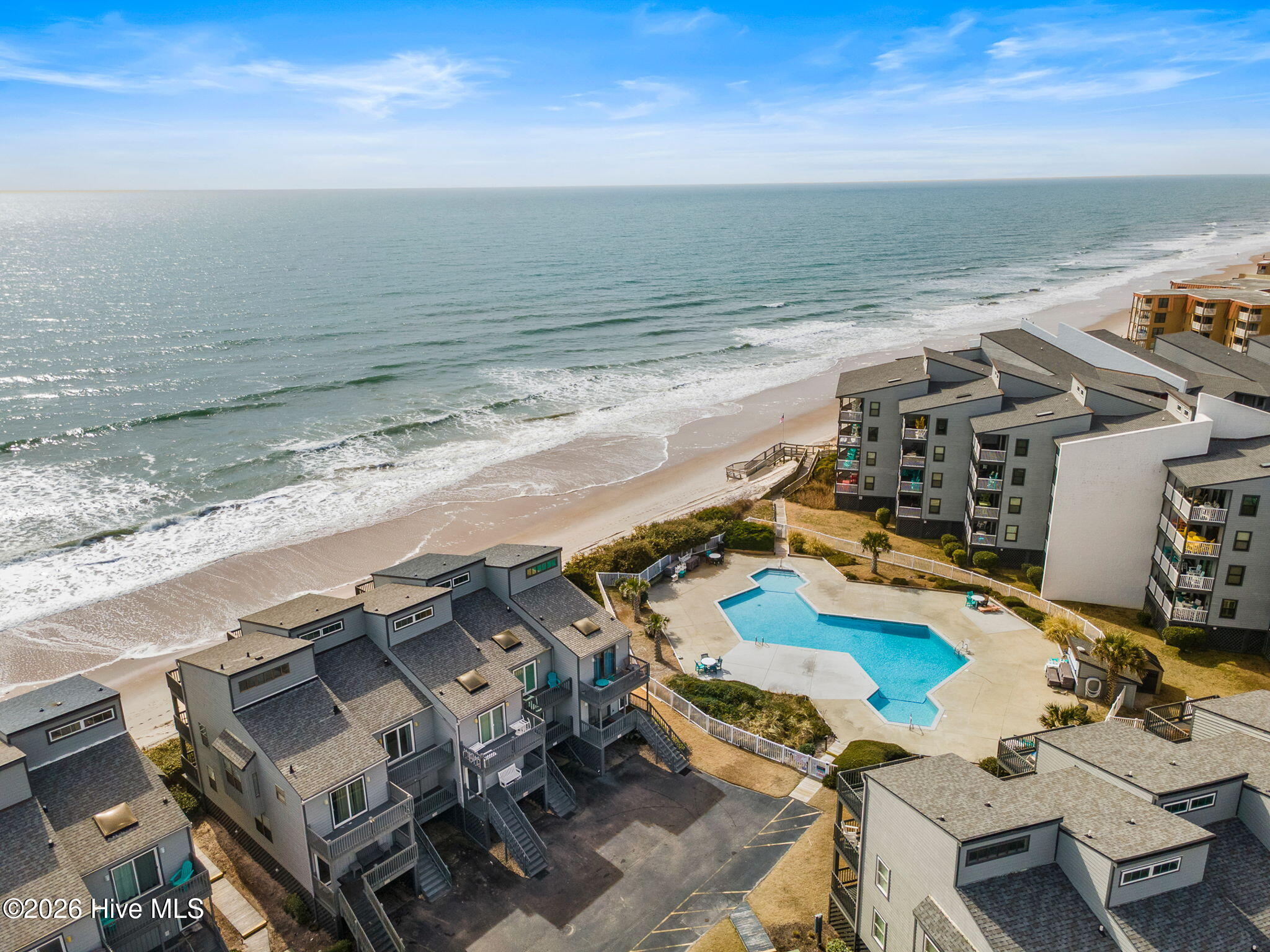 100555700 | Photo 30