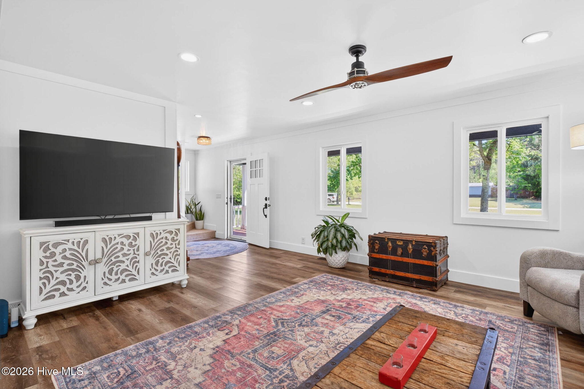 100568923 | Photo 17