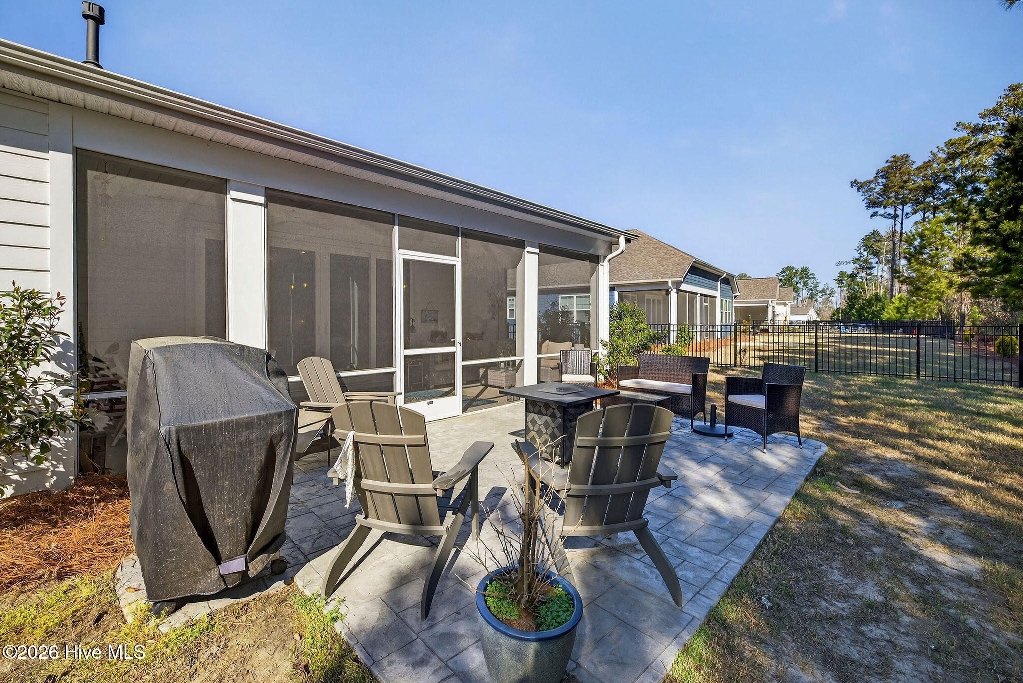 100563457 | Photo 33