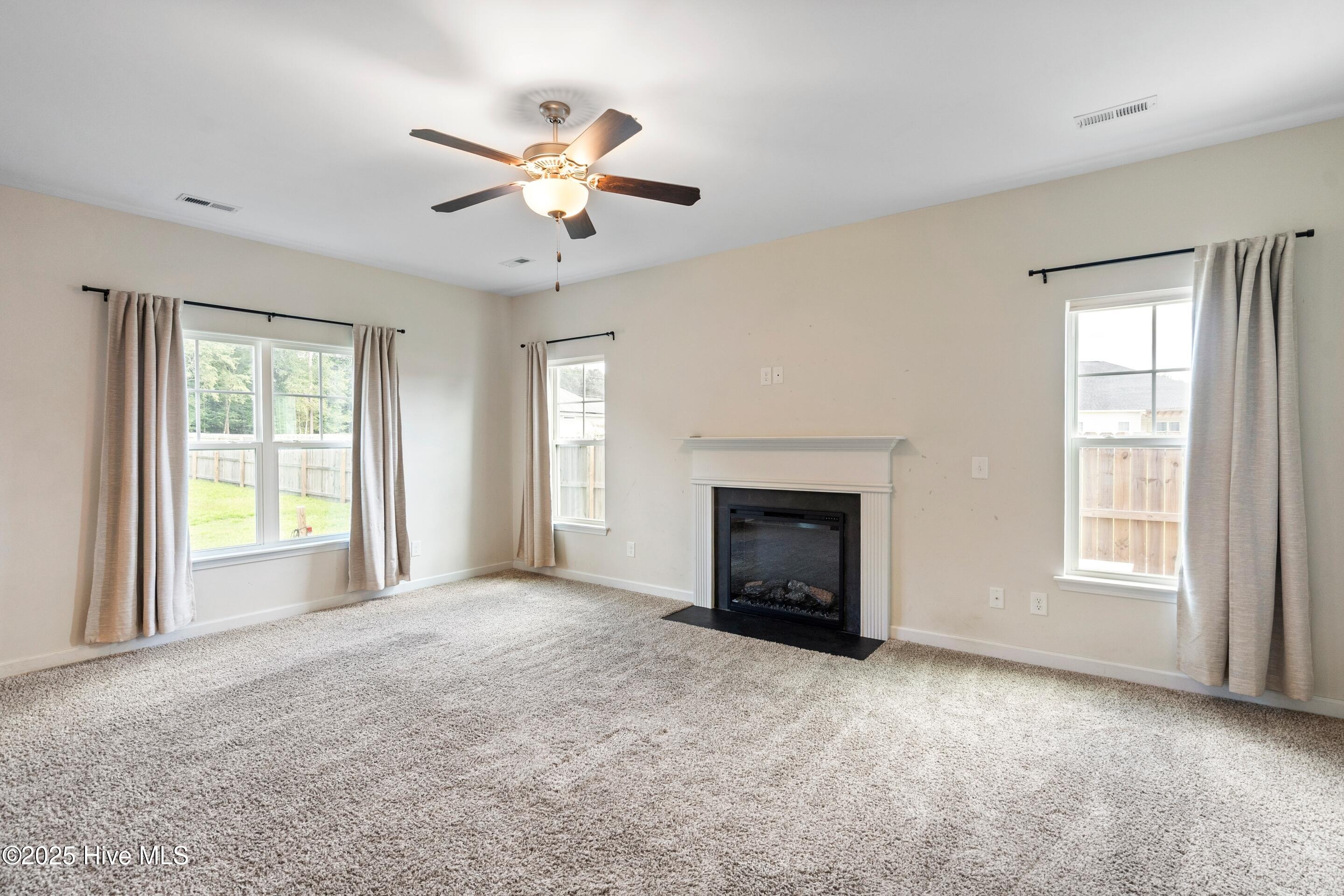 100530674 | Photo 11