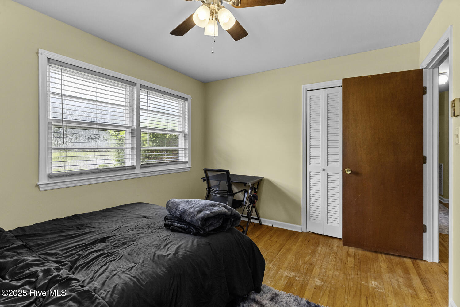 100523825 | Photo 18