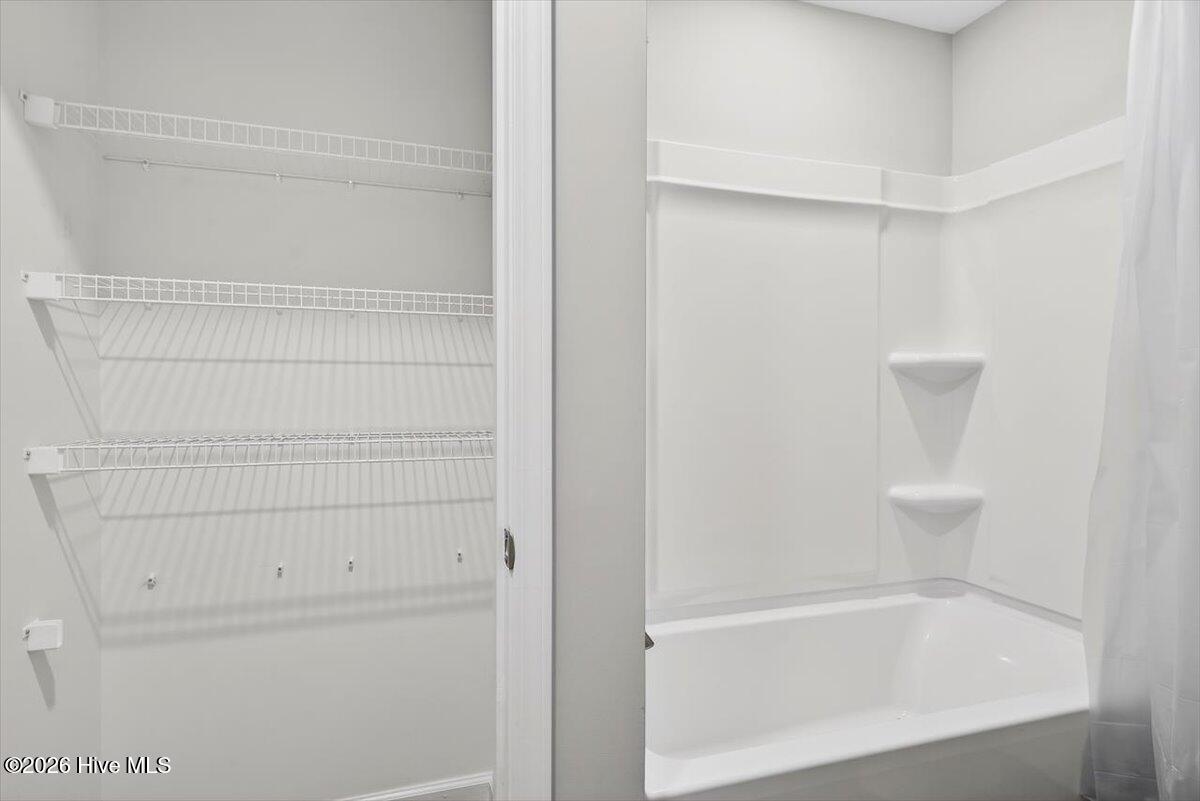 100552947 | Photo 41