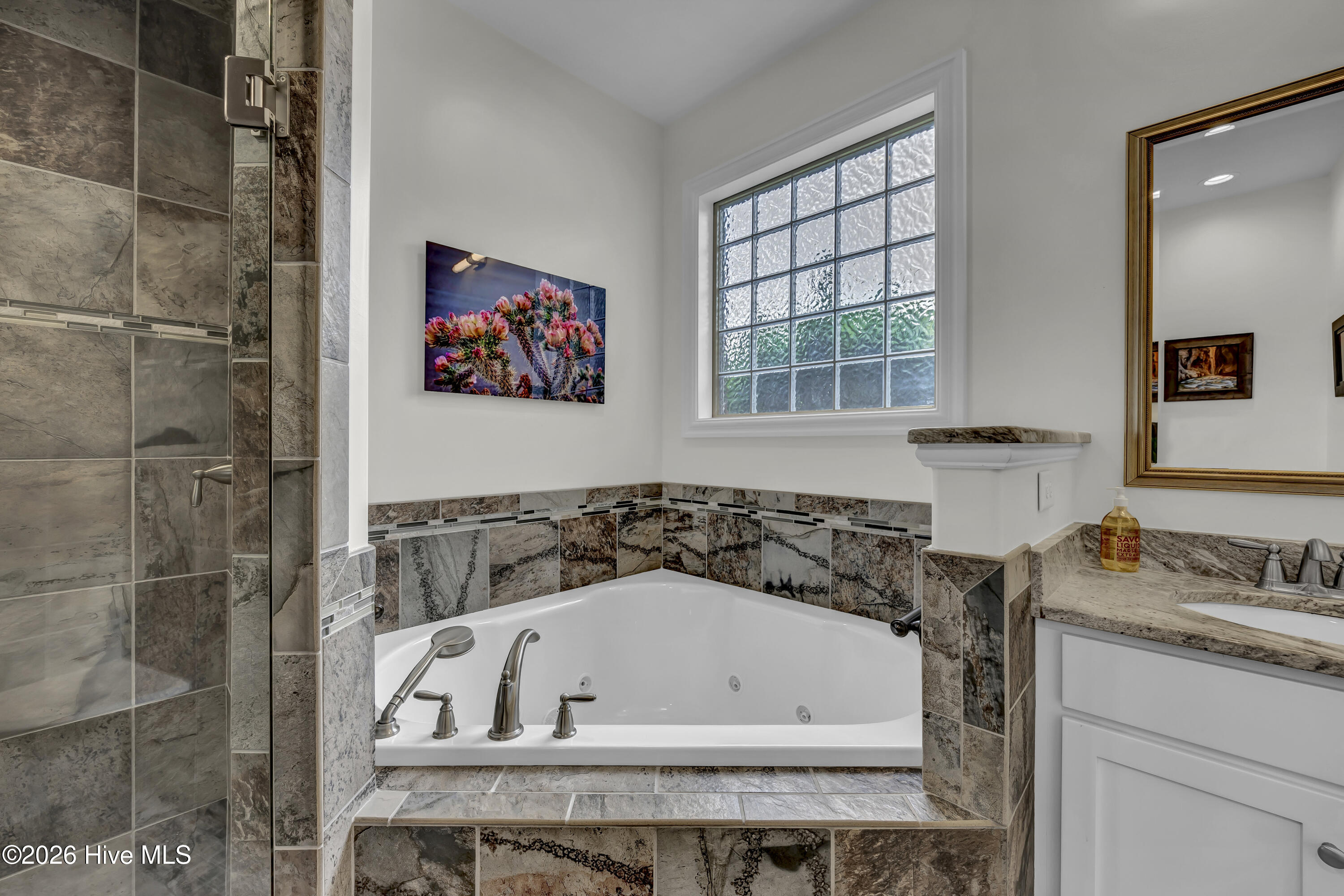 100555264 | Photo 25