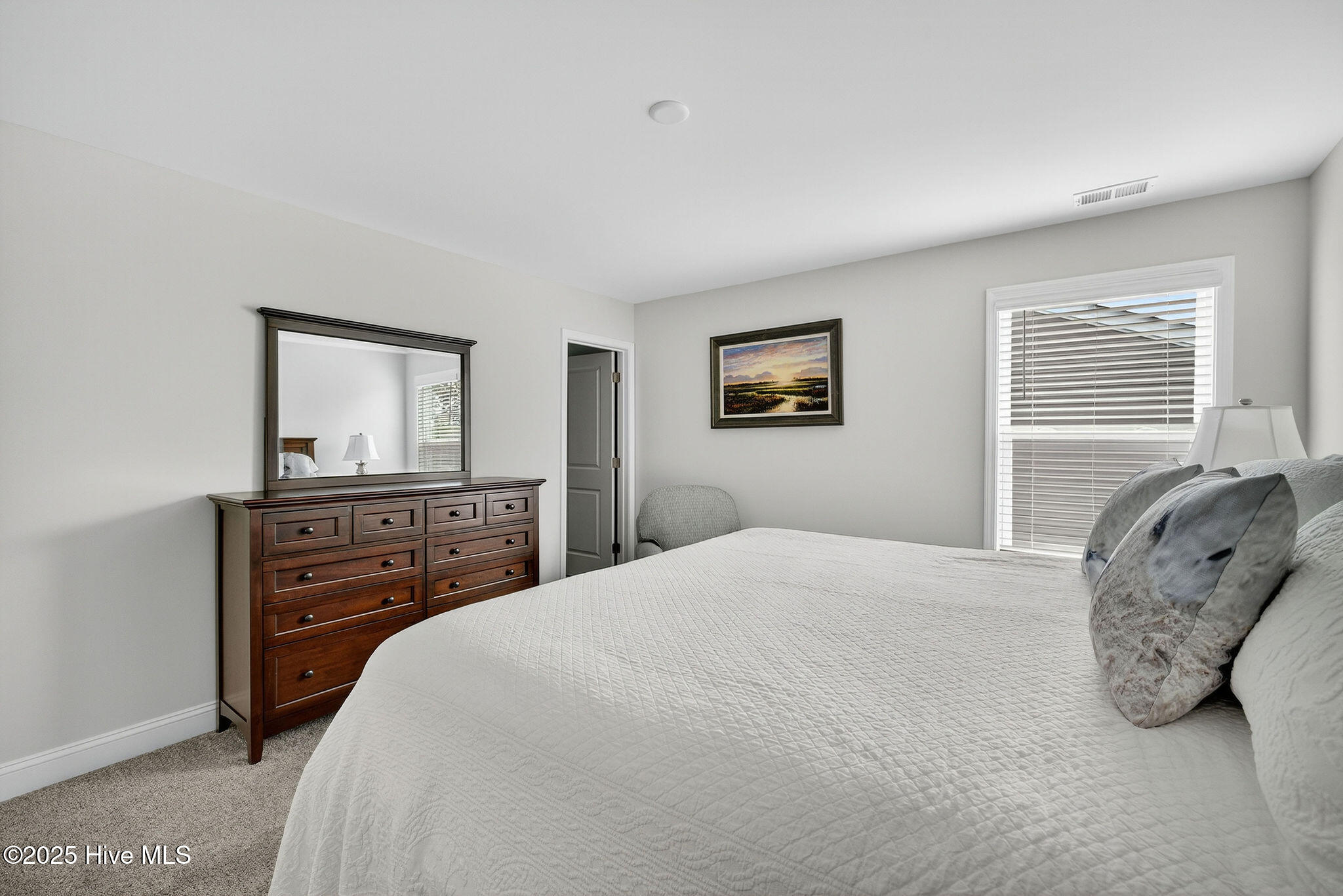 100565700 | Photo 53