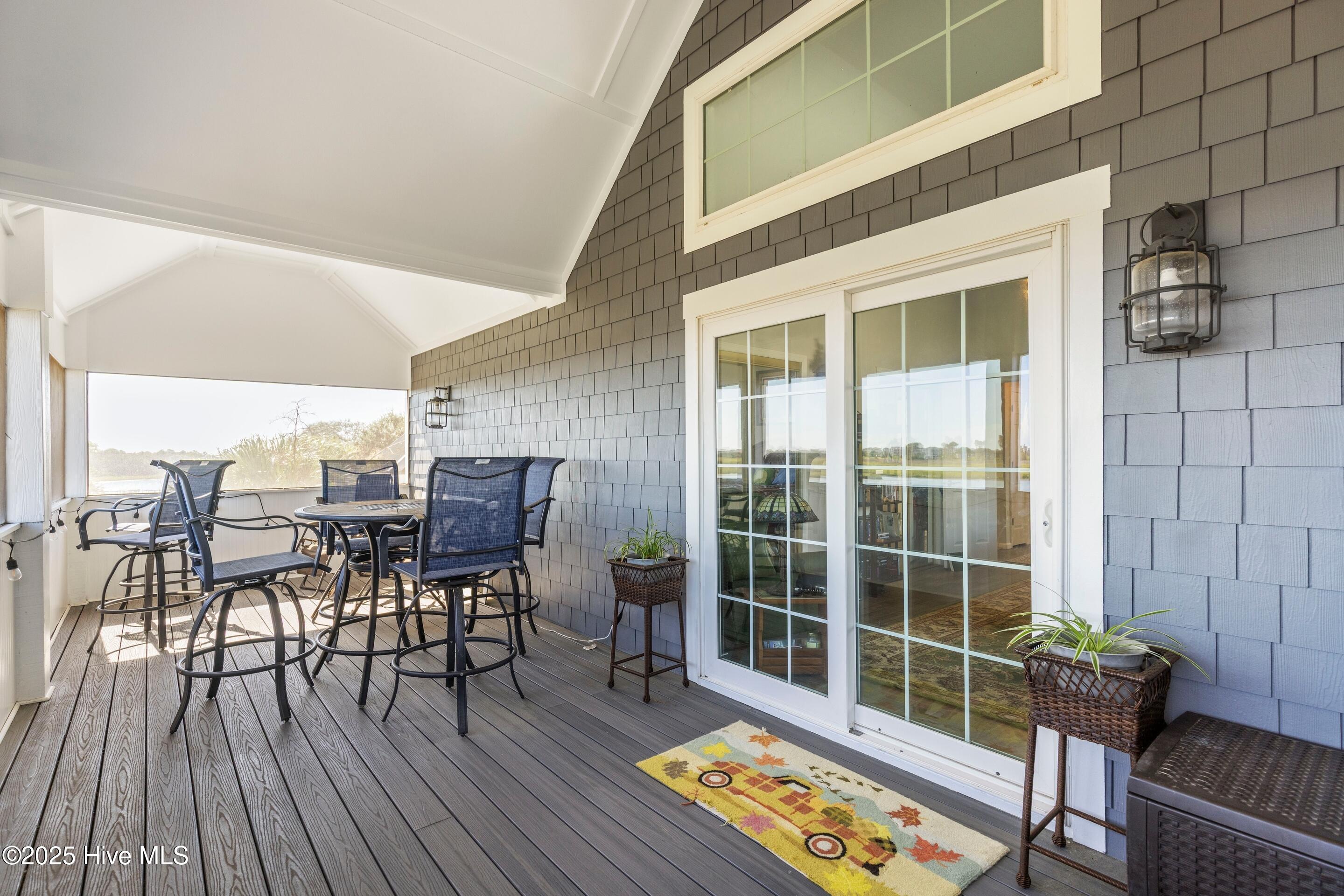 100533338 | Photo 41