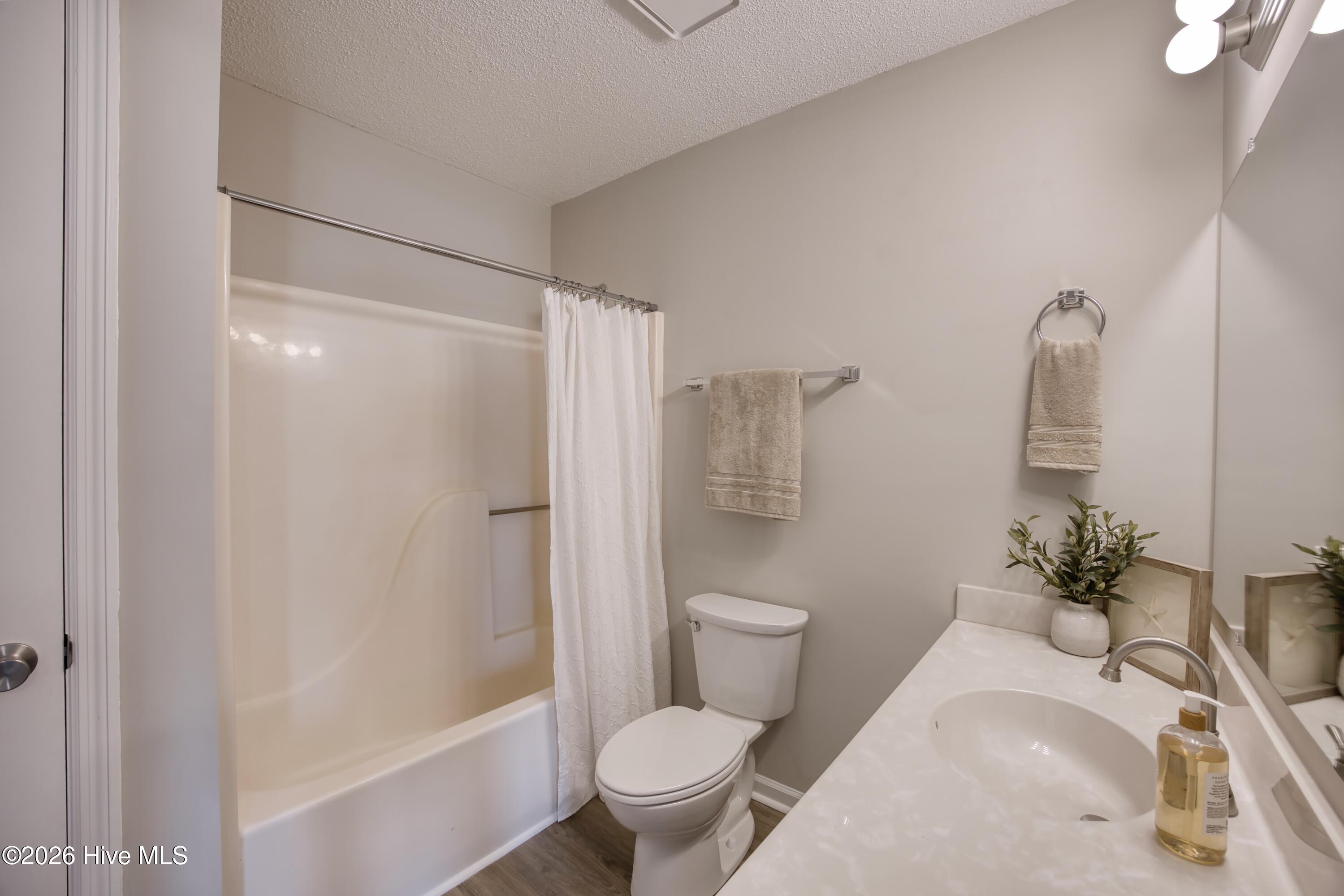 100561952 | Photo 16