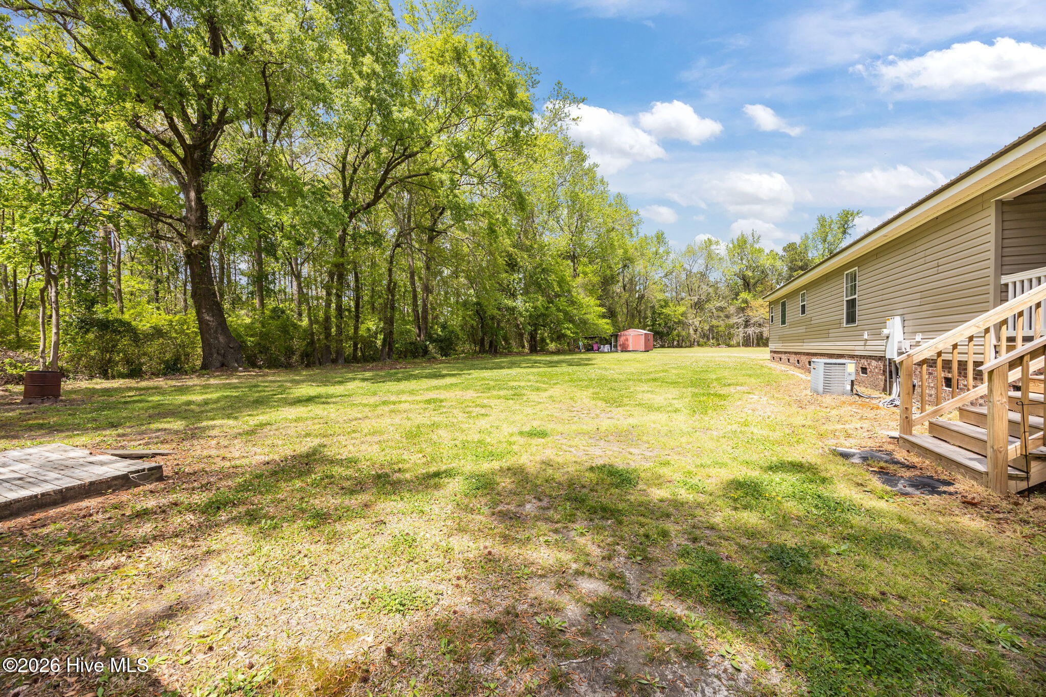 100566211 | Photo 39