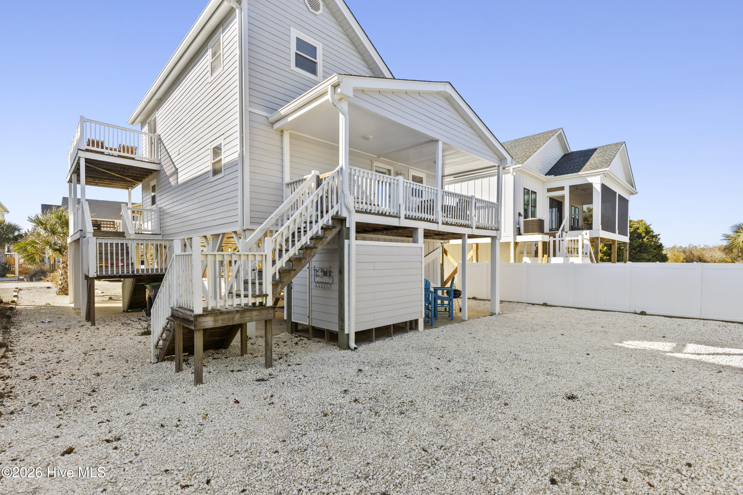 100552709 | Photo 48