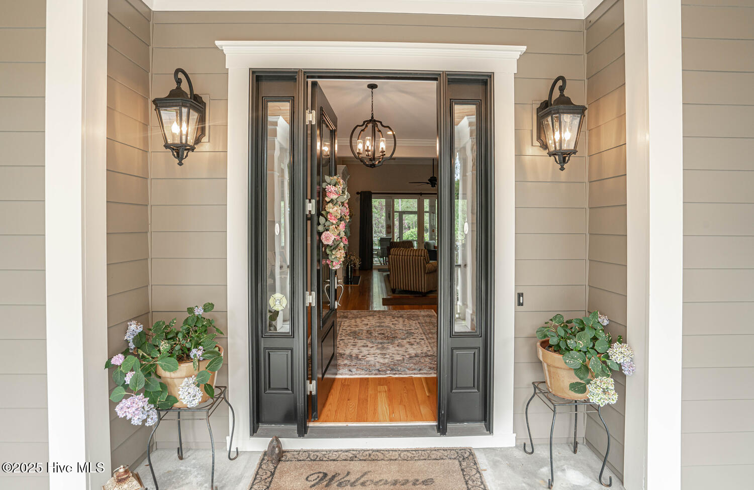 100566478 | Photo 13