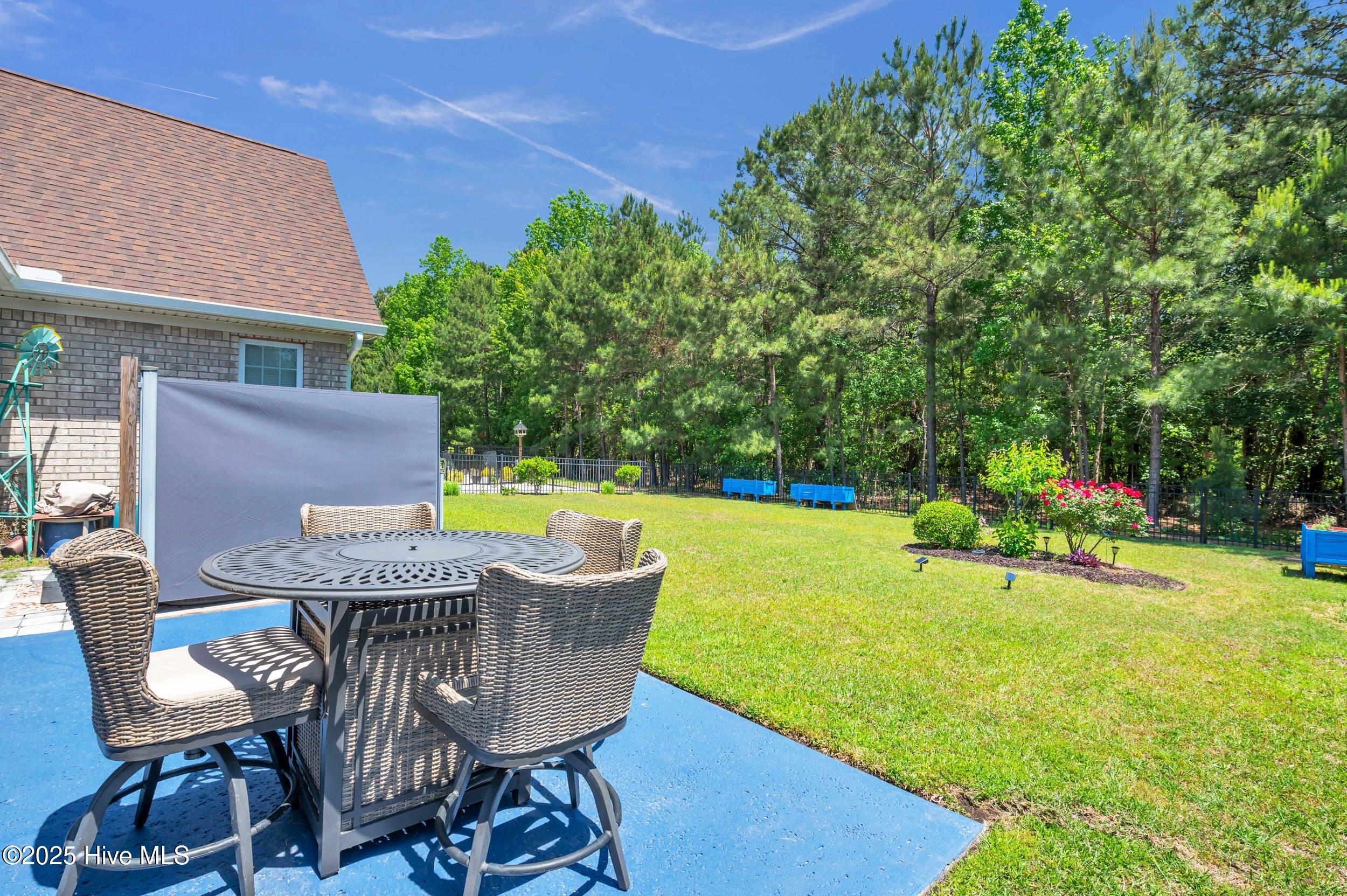 100506043 | Photo 38