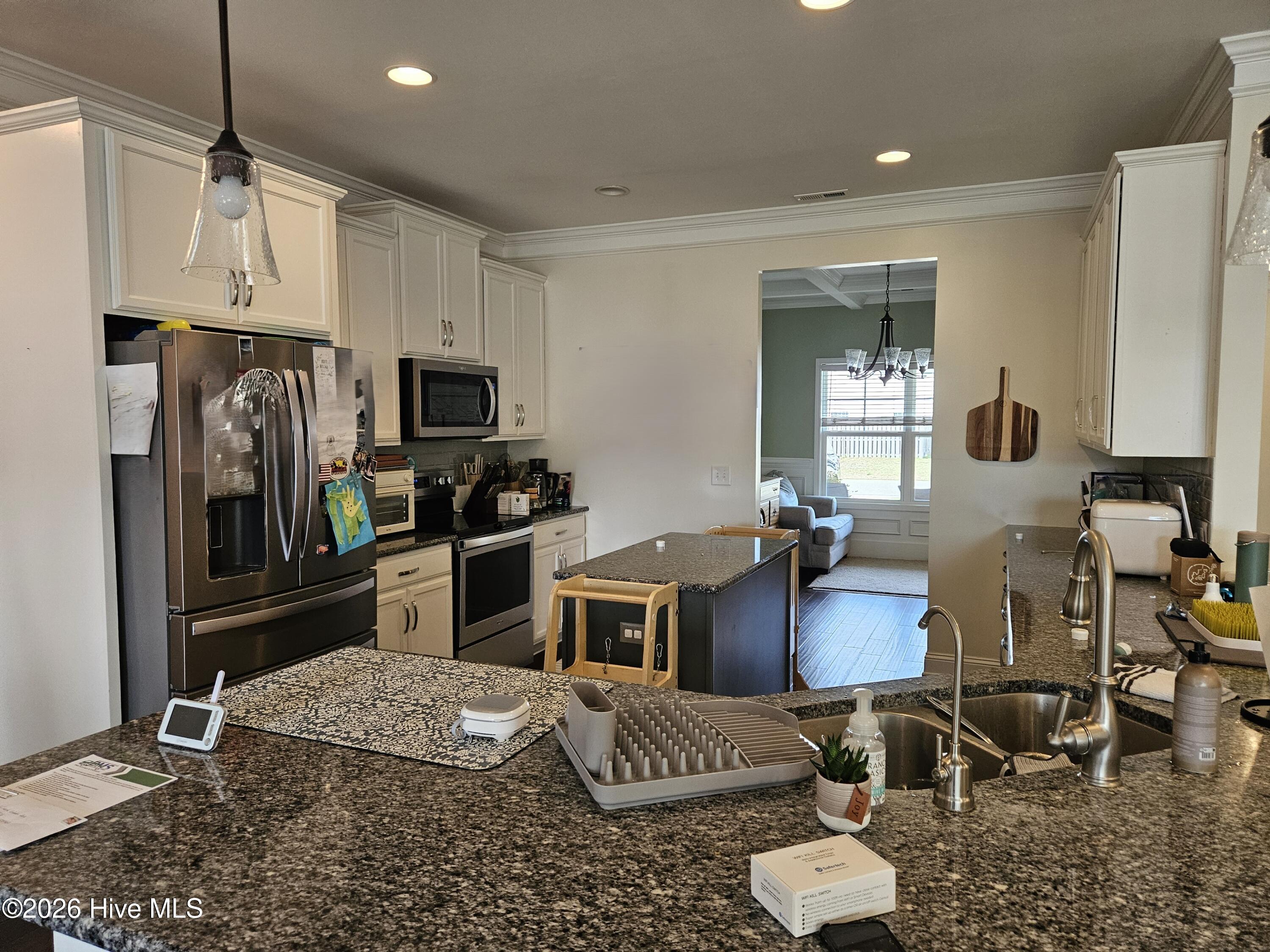 100568261 | Photo 11